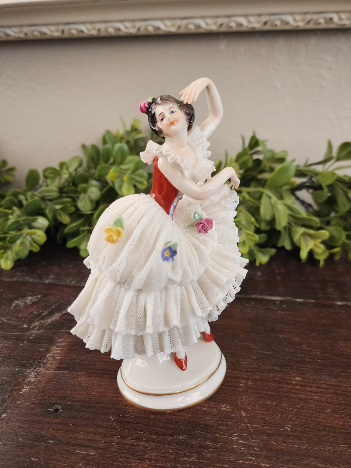 Antique Dresden Aelteste Volkstedter Lace Ballerina Dancer with Flowers 5 1/2\