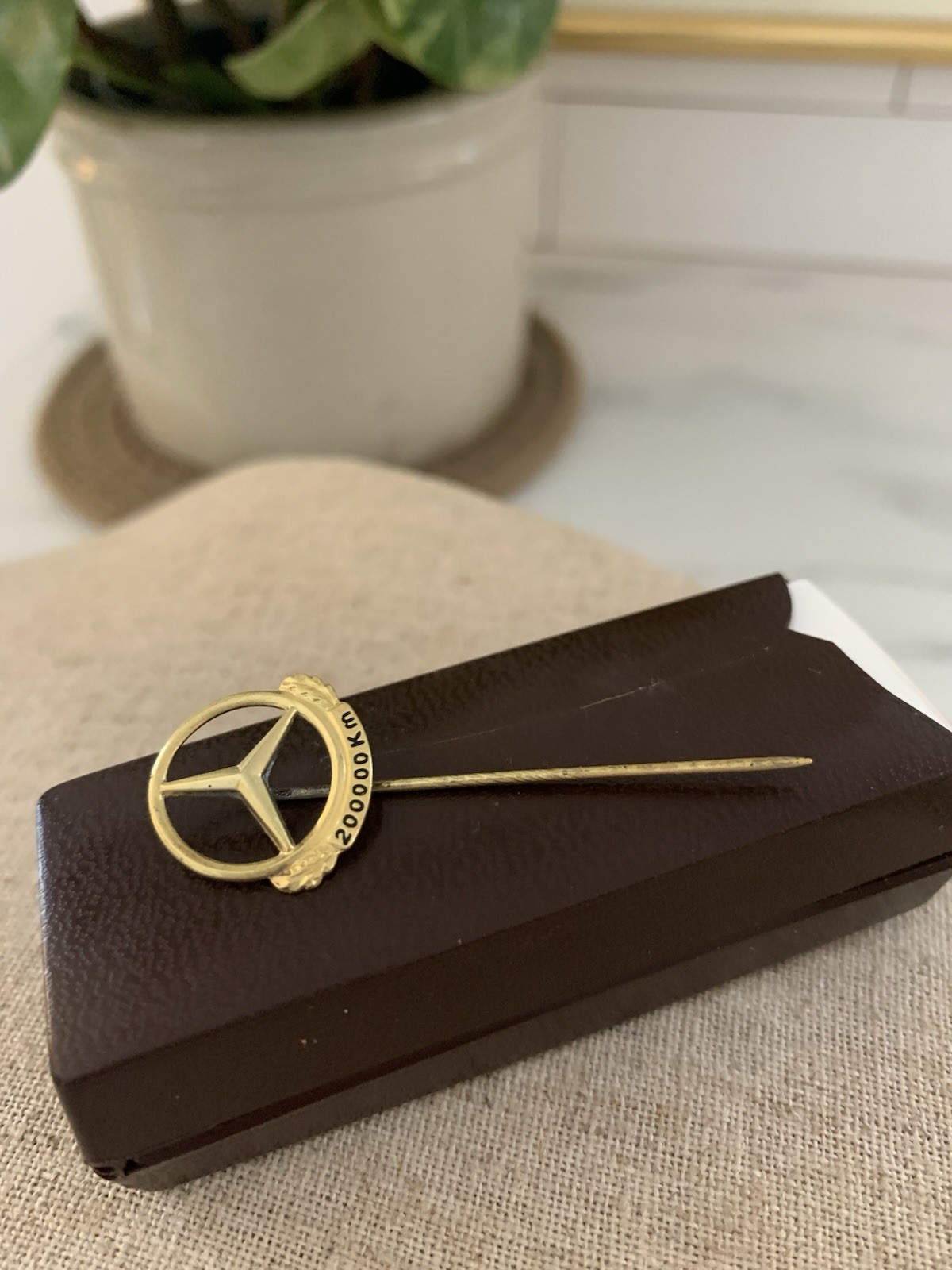 ✨ Vintage Mercedes Benz 200,000 KM 835 Silver Pin Car Dealer Collectible w/ Box
