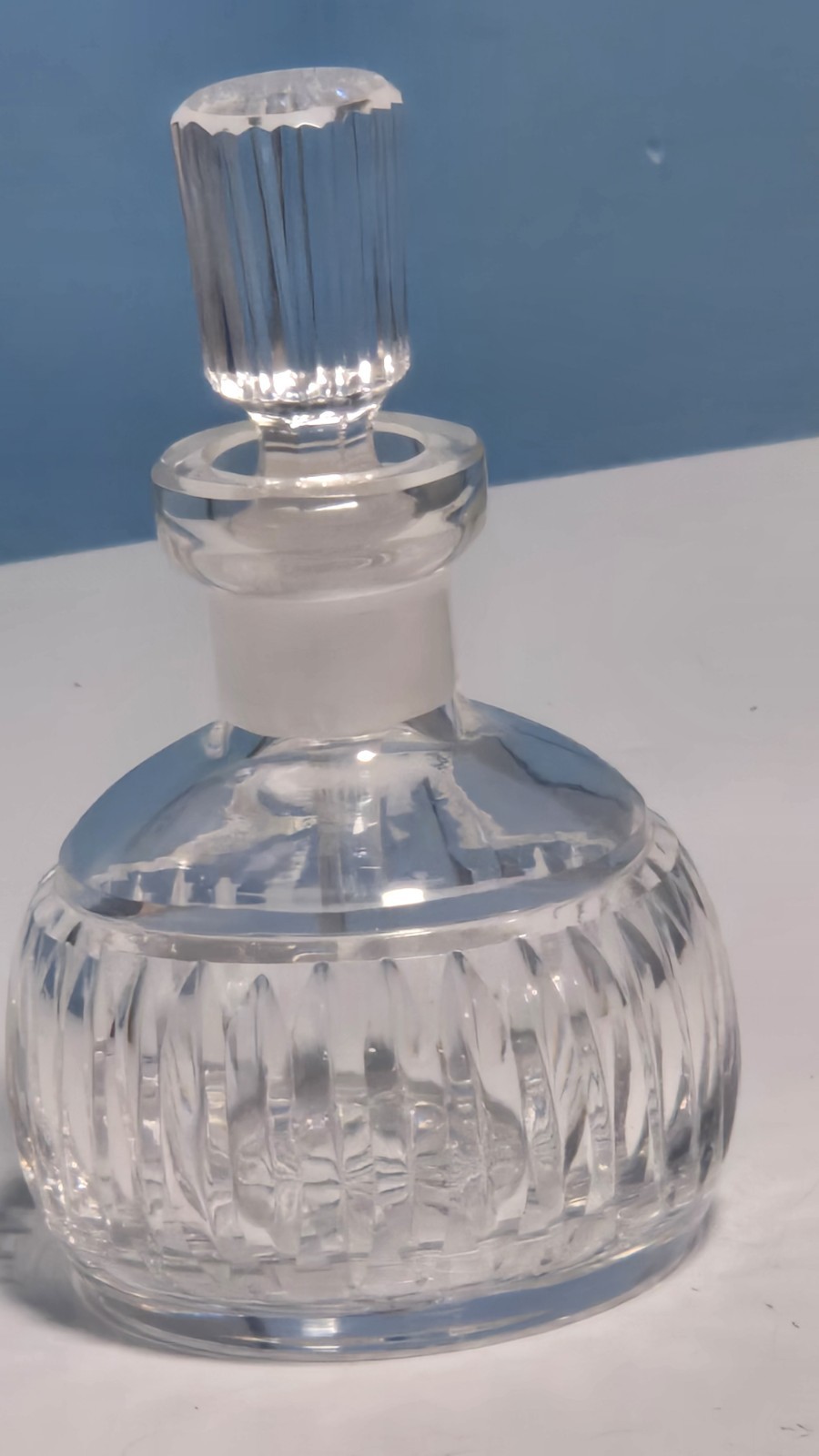 Vintage Waterford Crystal Vanity Pattern Round Perfume Bottle & Stopper Dauber Vintage Waterford Crystal Vanity Pattern Round Perfume Bottle & Stopper Dauber
