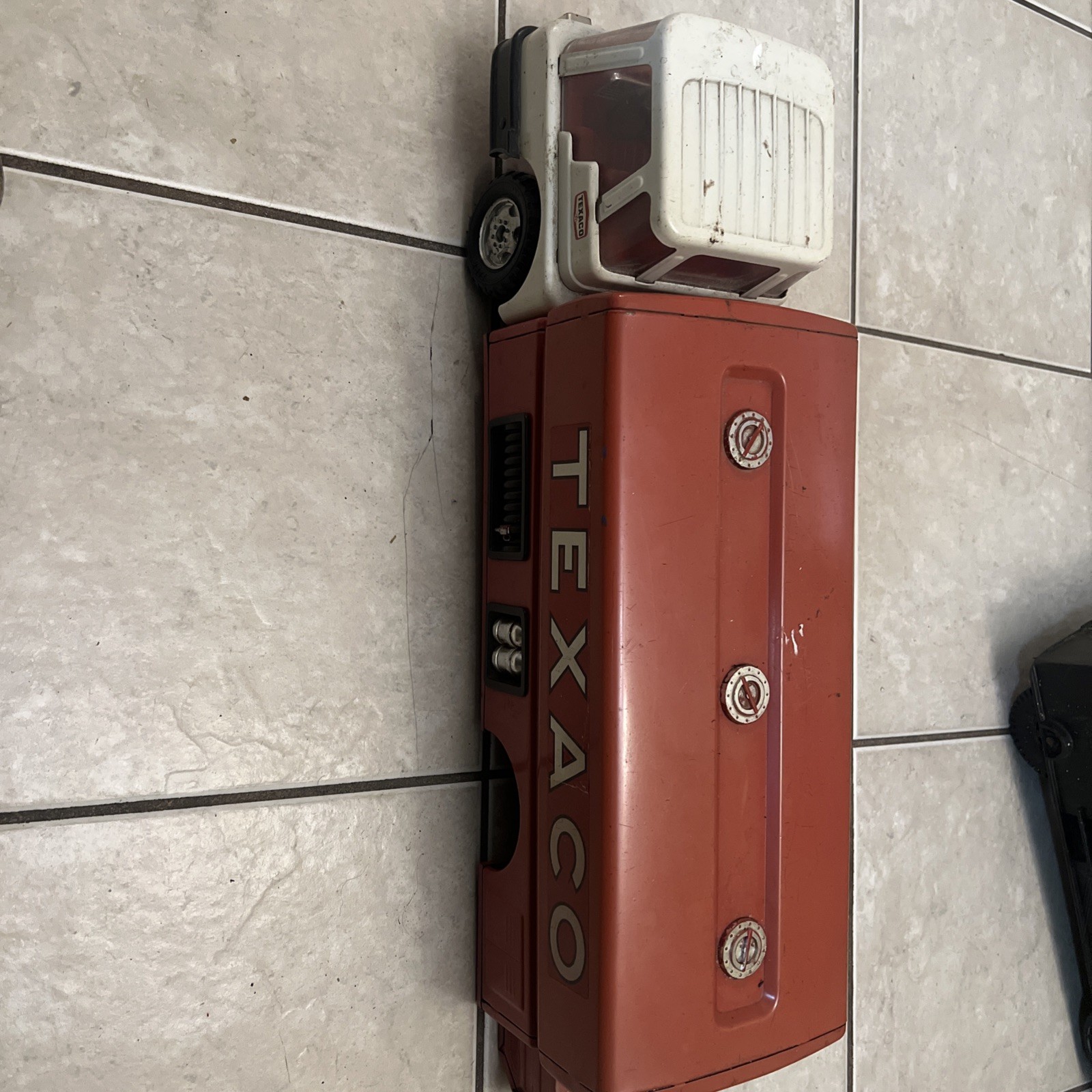 Vintage 1960’s Texaco Tanker Truck 24” Metal Toy Vehicle Gas & Oil Vintage 1960’s Texaco Tanker Truck 24” Metal Toy Vehicle Gas & Oil