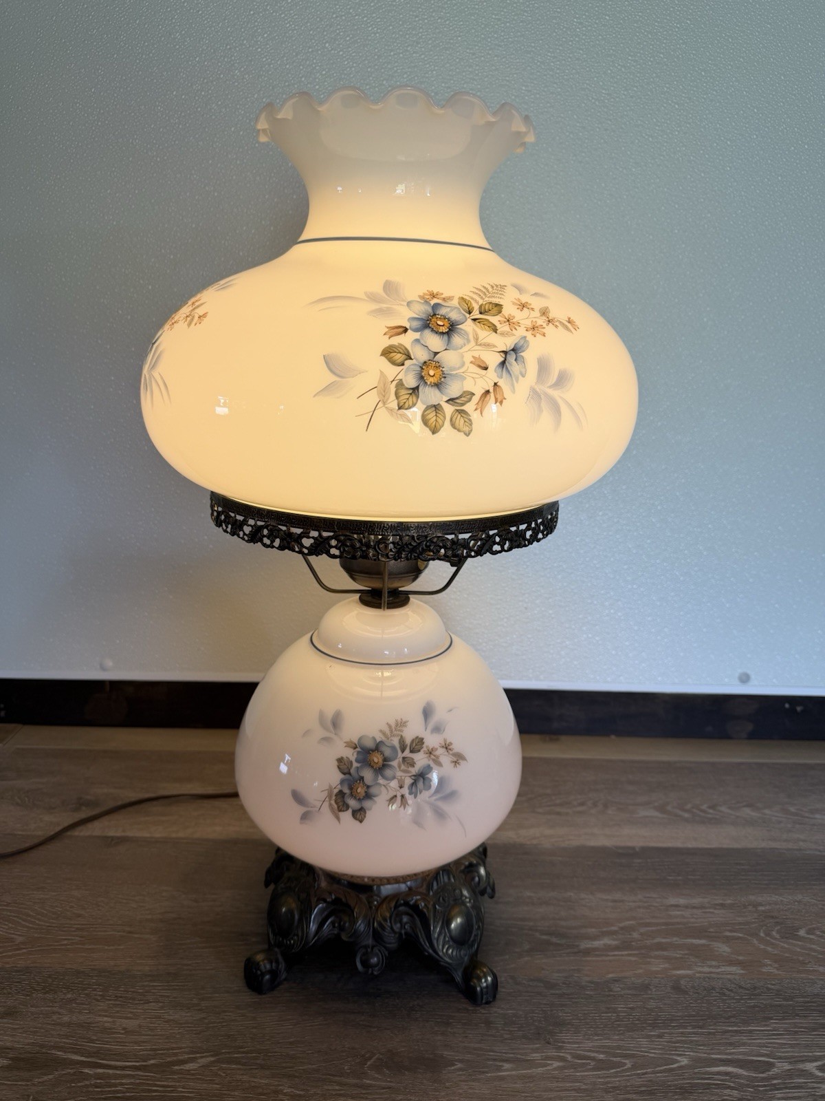 Vintage 3 Way Hurricane Gone With The Wind Electric Parlor Table Lamp WORKS Vintage 3 Way Hurricane Gone With The Wind Electric Parlor Table Lamp WORKS