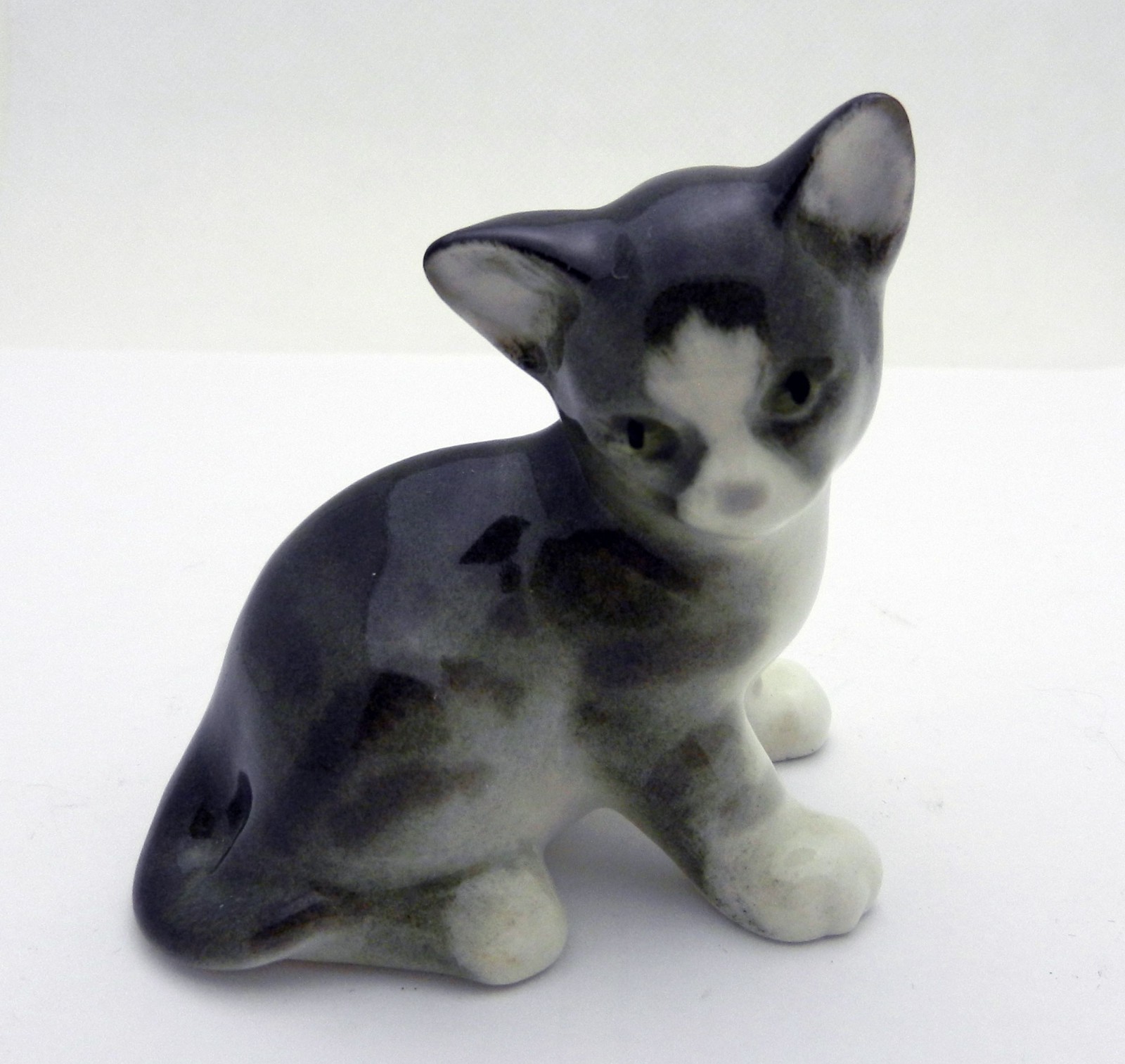 Vintage Lomonosov Imperial Porcelain Figurine Cat Gray Kitten LFZ Russia Vintage Lomonosov Imperial Porcelain Figurine Cat Gray Kitten LFZ Russia