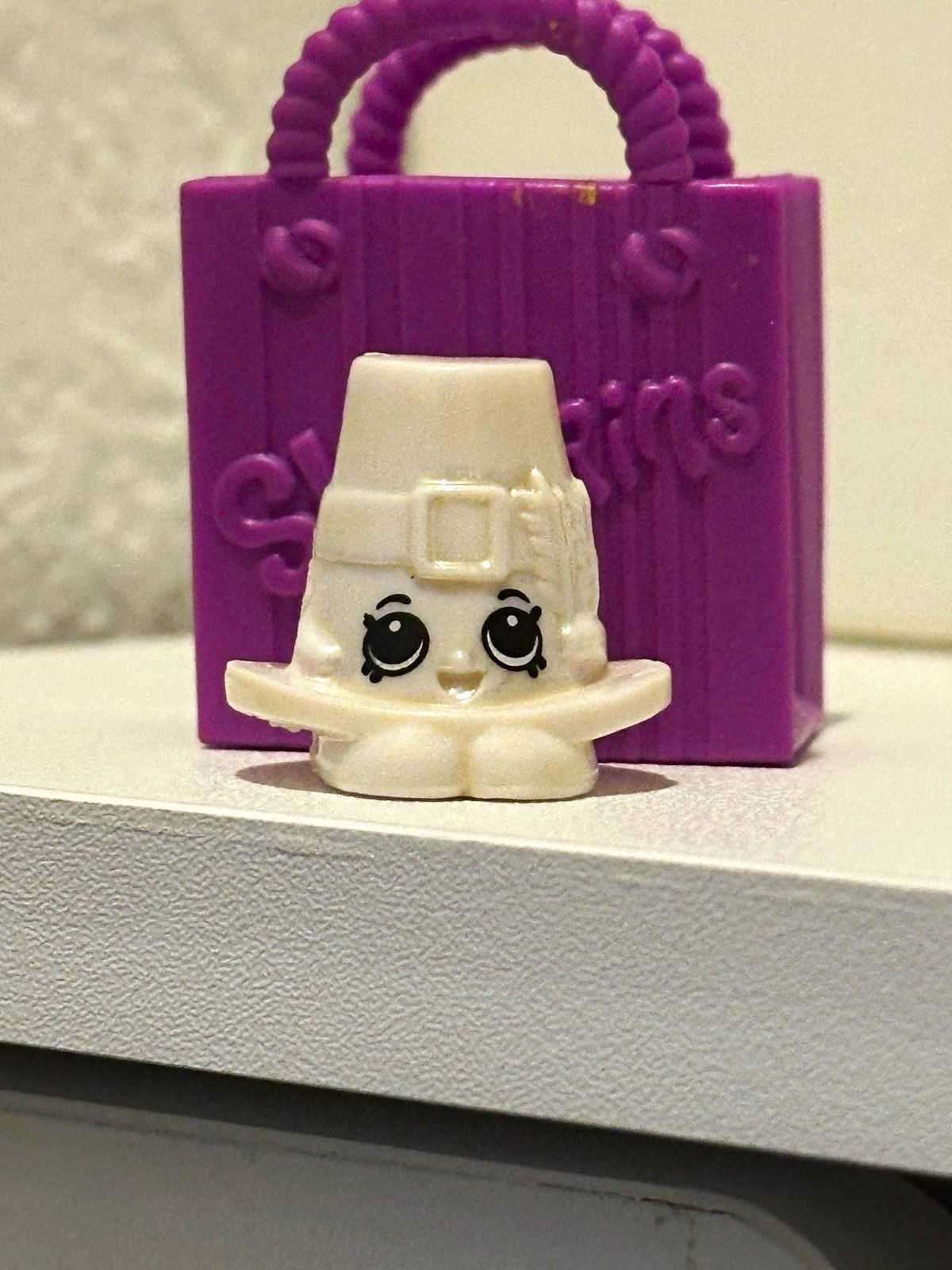 Shopkins Season 8 Frank Givings Ultra Rare Silver #8-223 + Shopping Bag