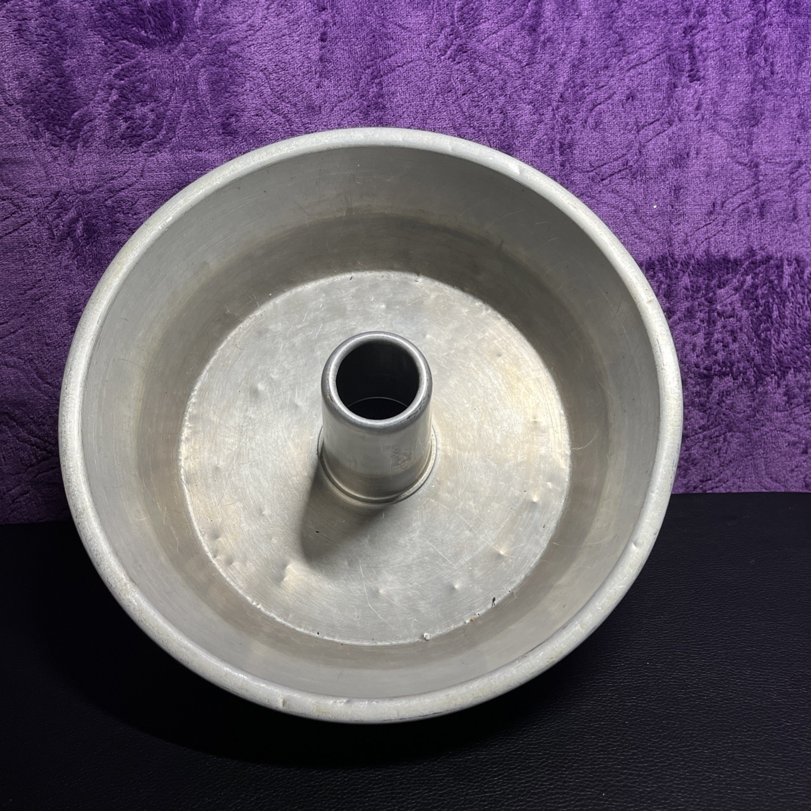 Vintage Mirro Aluminum 5304 M Solid One Piece Tube Cake Pan Made in USA