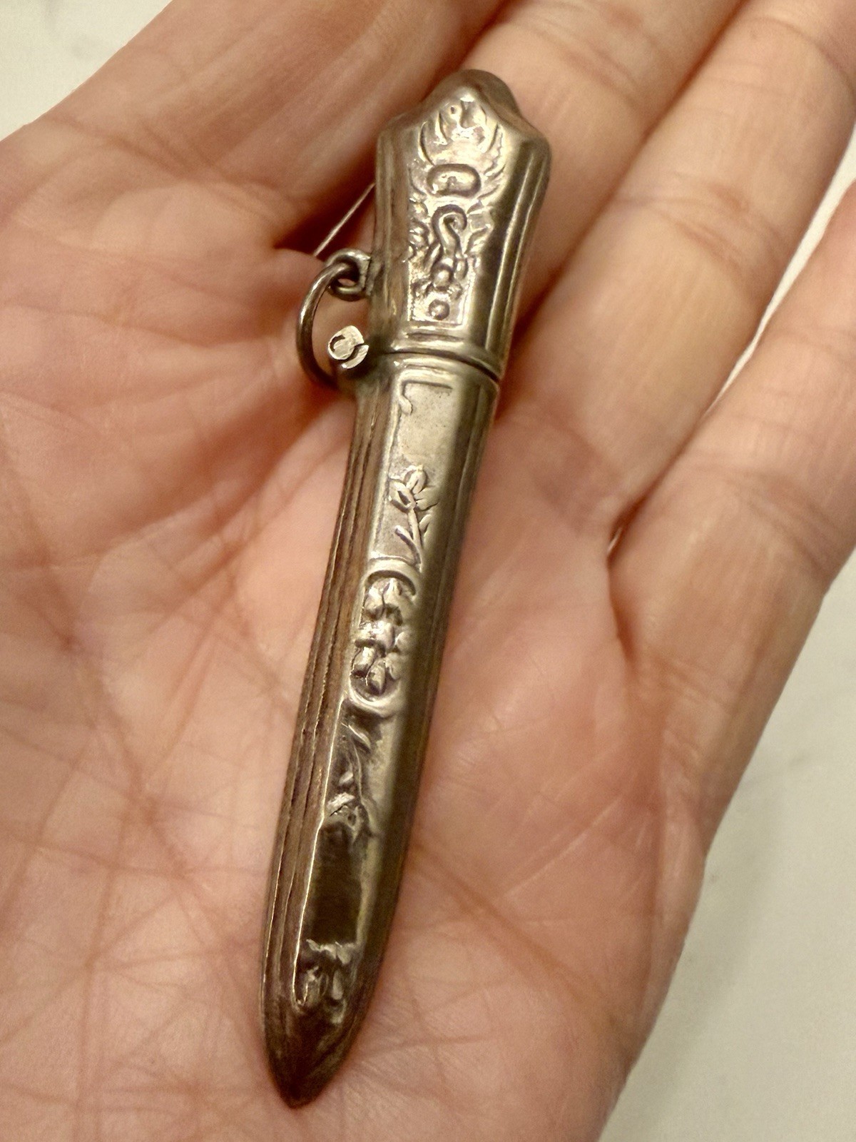 Vintage REO Sterling Silver Floral Needle Case Pendant / Chatelaine Etui Vintage REO Sterling Silver Floral Needle Case Pendant / Chatelaine Etui