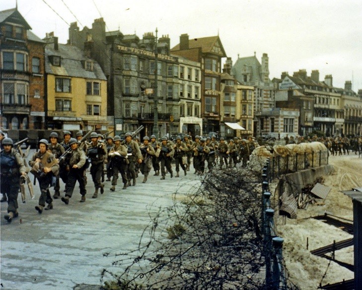 US Soldiers Marching just before D-Day June 1944 8x10 World War II WW2 Photo 675