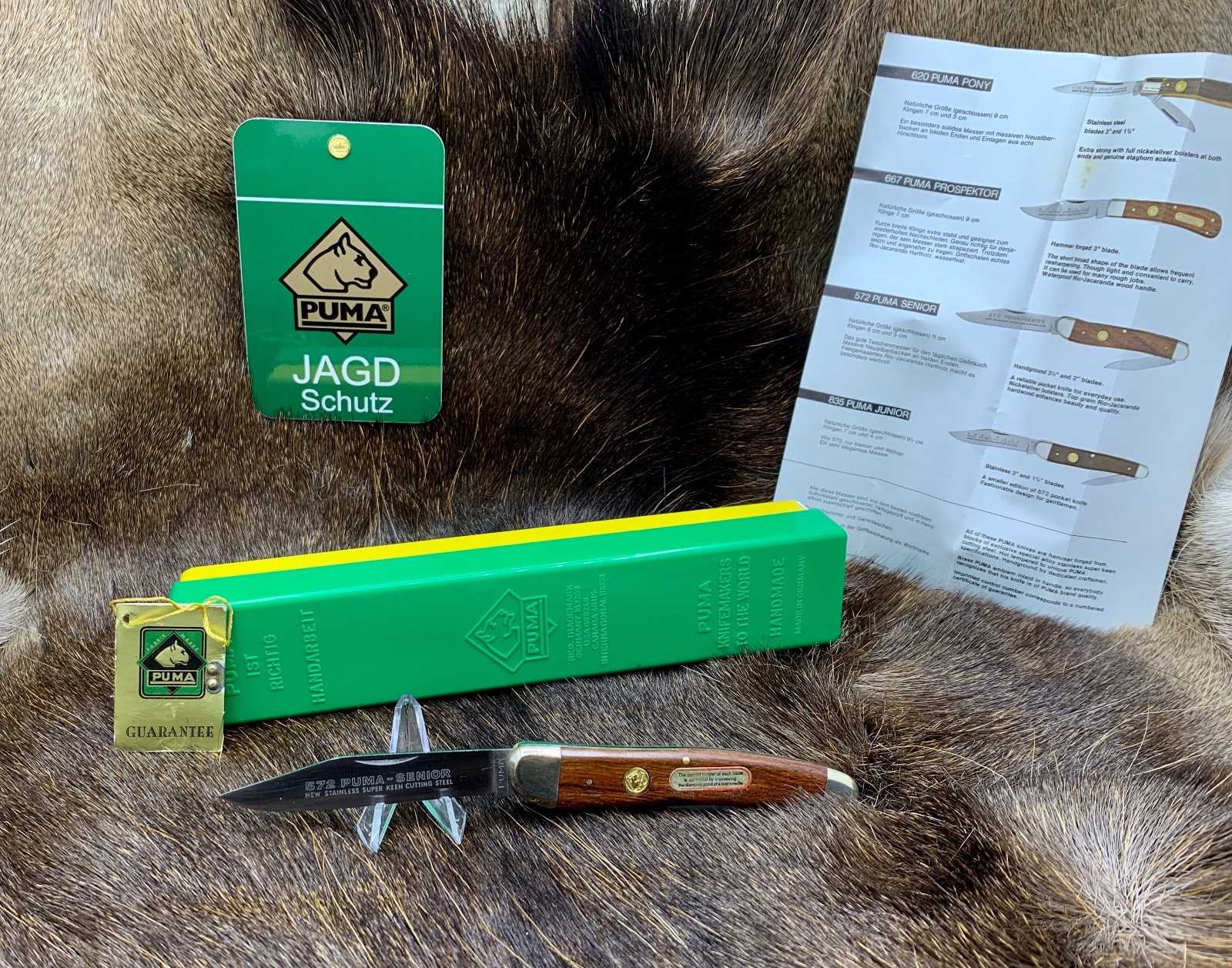 1975 Vintage 572 Puma Senior Knife Jacaranda Handles Mint In GY Box Tag P289