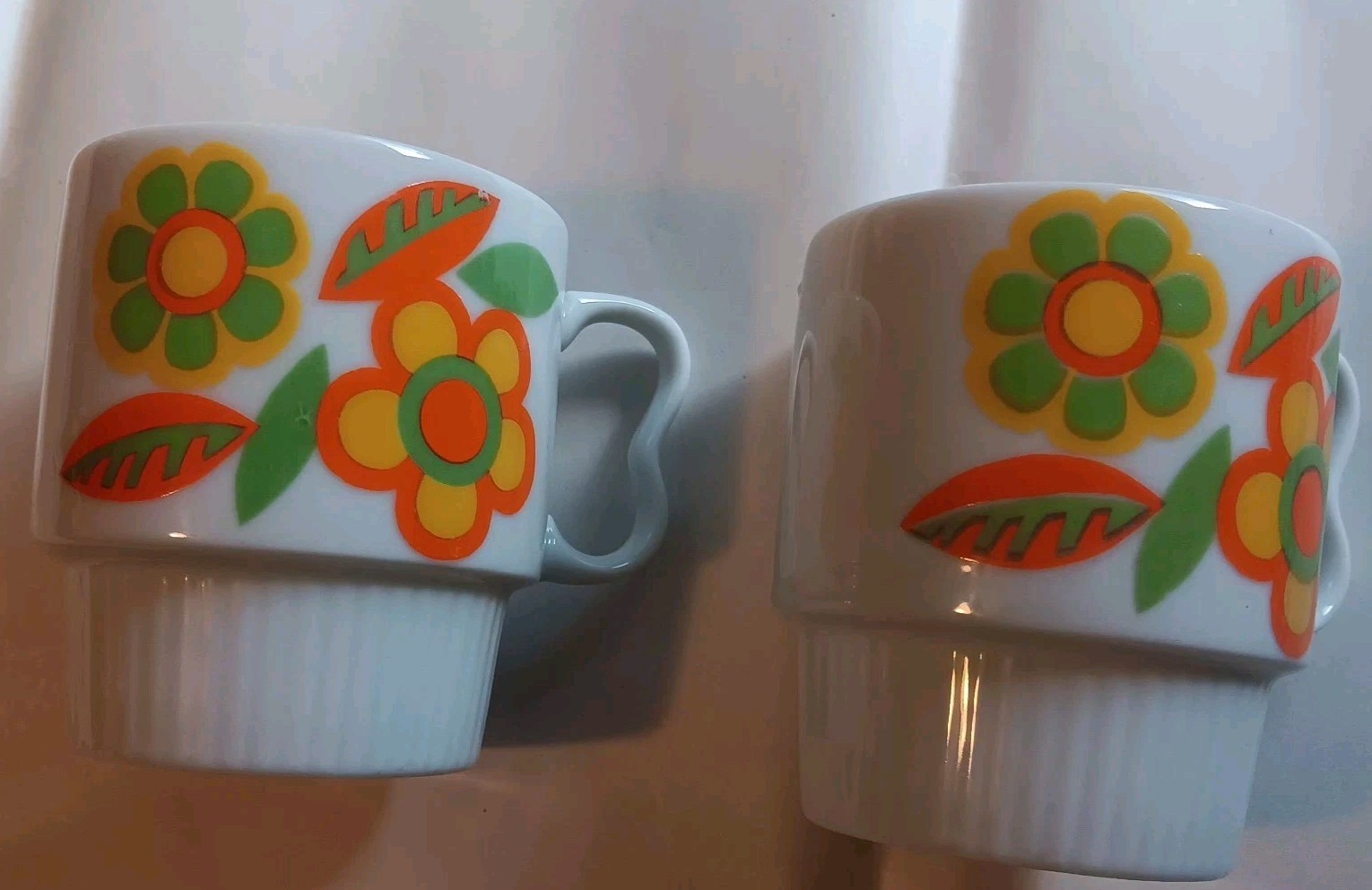 VINTAGE 60's 70’s Retro Stackable Mod MCM Flower Power 2 Coffee Tea Cup Mugs VINTAGE 60's 70’s Retro Stackable Mod MCM Flower Power 2 Coffee Tea Cup Mugs