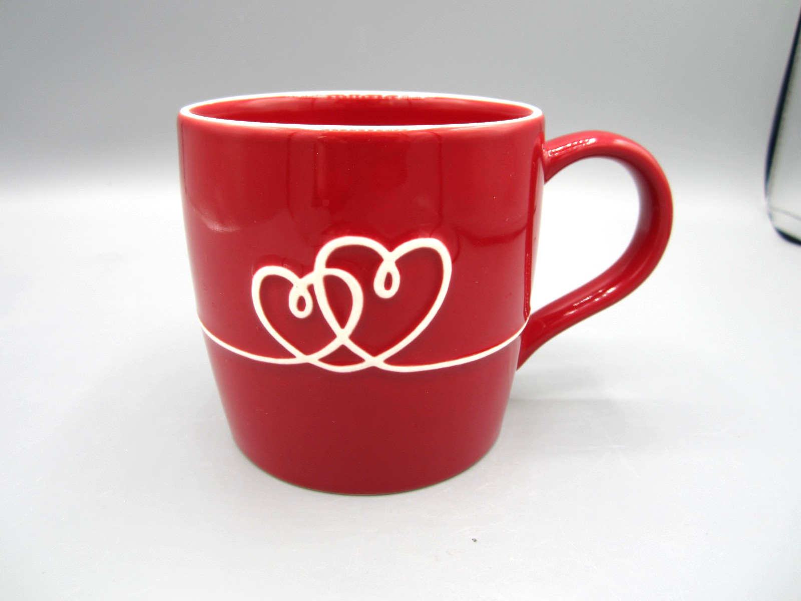 Starbucks Red White String of Hearts & Love Coffee Tea Mug 16 oz 2010 (140) Starbucks Red White String of Hearts & Love Coffee Tea Mug 16 oz 2010 (140)