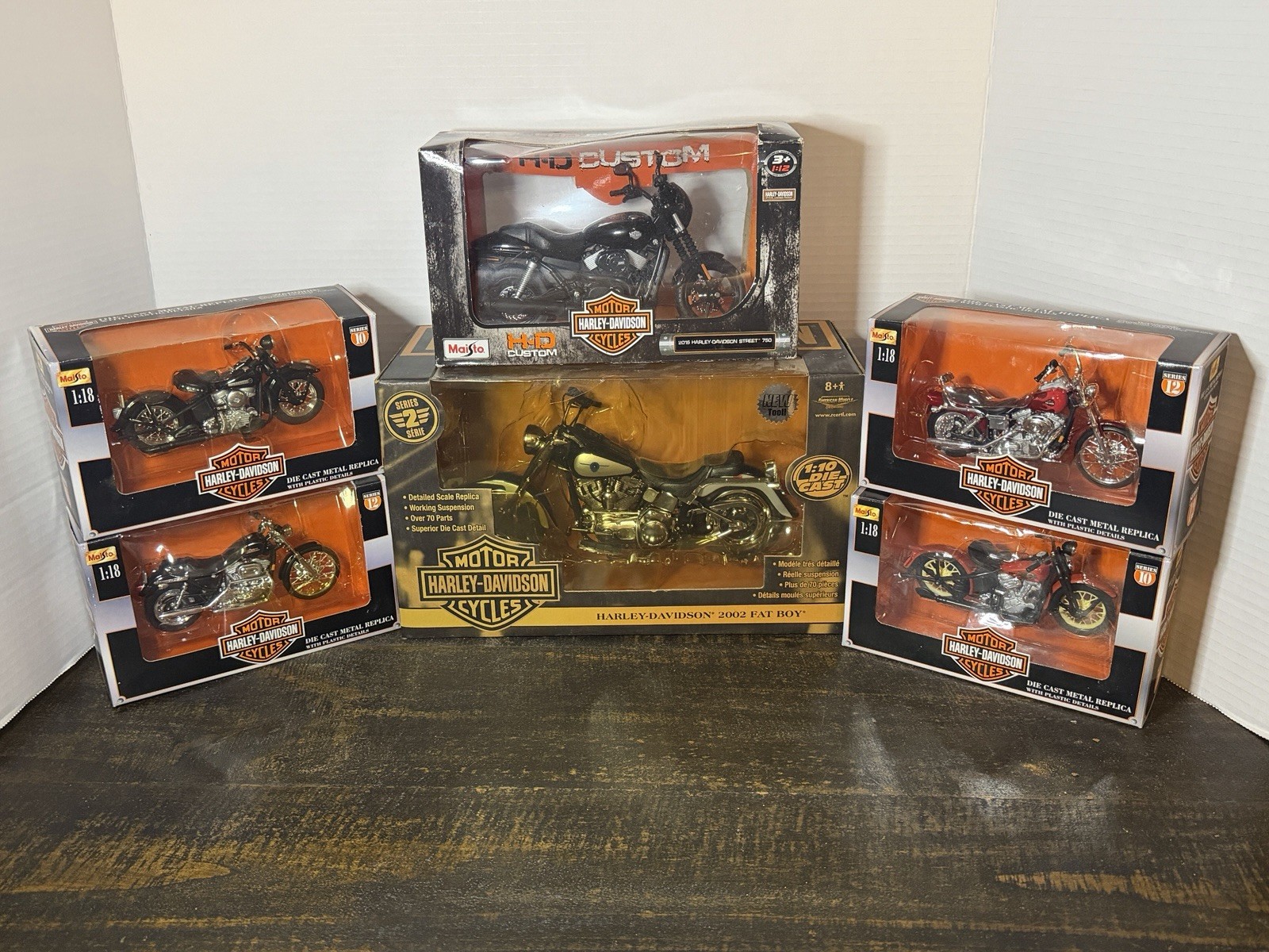 Lot Of Harley-Davidson 2002 Fat Boy 1/10 Scale 1/18 1/12 Ertl Maisto Lot Of Harley-Davidson 2002 Fat Boy 1/10 Scale 1/18 1/12 Ertl Maisto