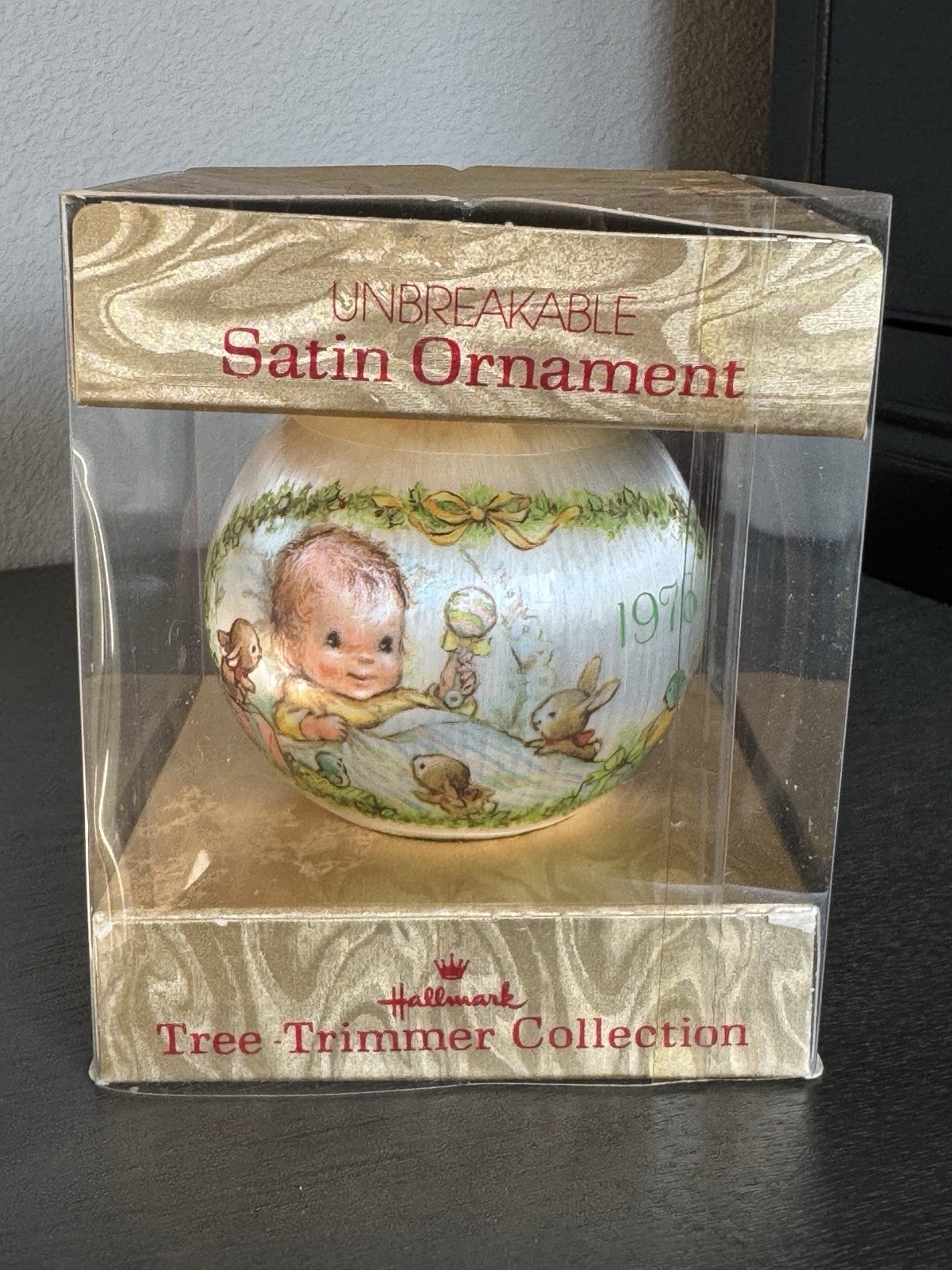 HALLMARK 1976 BABY FIRST CHRISTMAS SATIN BULB ORNAMENT HALLMARK 1976 BABY FIRST CHRISTMAS SATIN BULB ORNAMENT