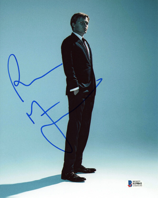 RONAN FARROW SIGNED AUTOGRAPHED 8x10 PHOTO MSNBC NEW YORKER PULITZER BECKETT BAS