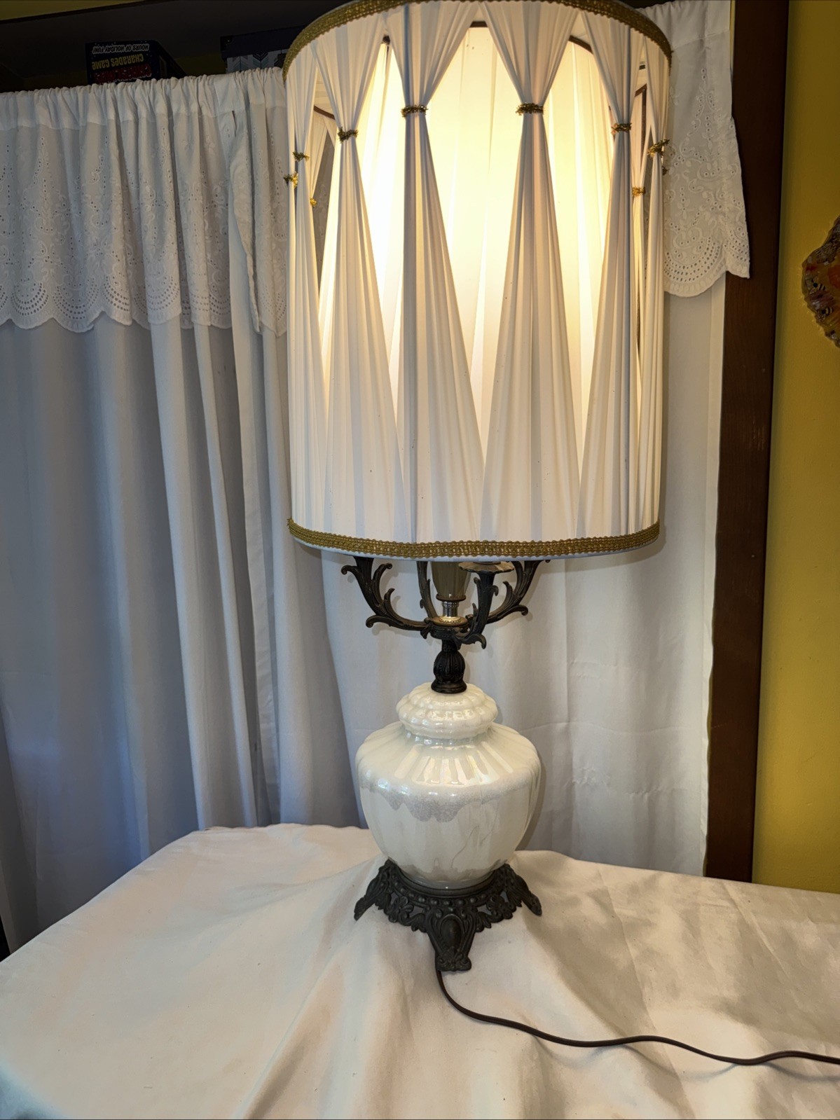 VTG Unique 2 Way Rainbow  Frosted Glass Table Lamp W/ 4 Candle Holders Very