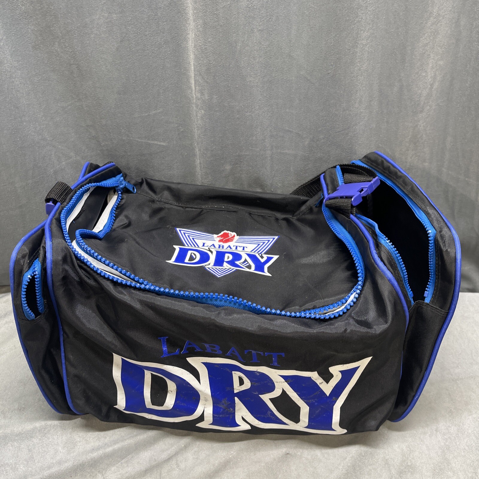 Rare Vintage Labatt Dry Beer Gym Duffle Bag Canada Zippers Works Great