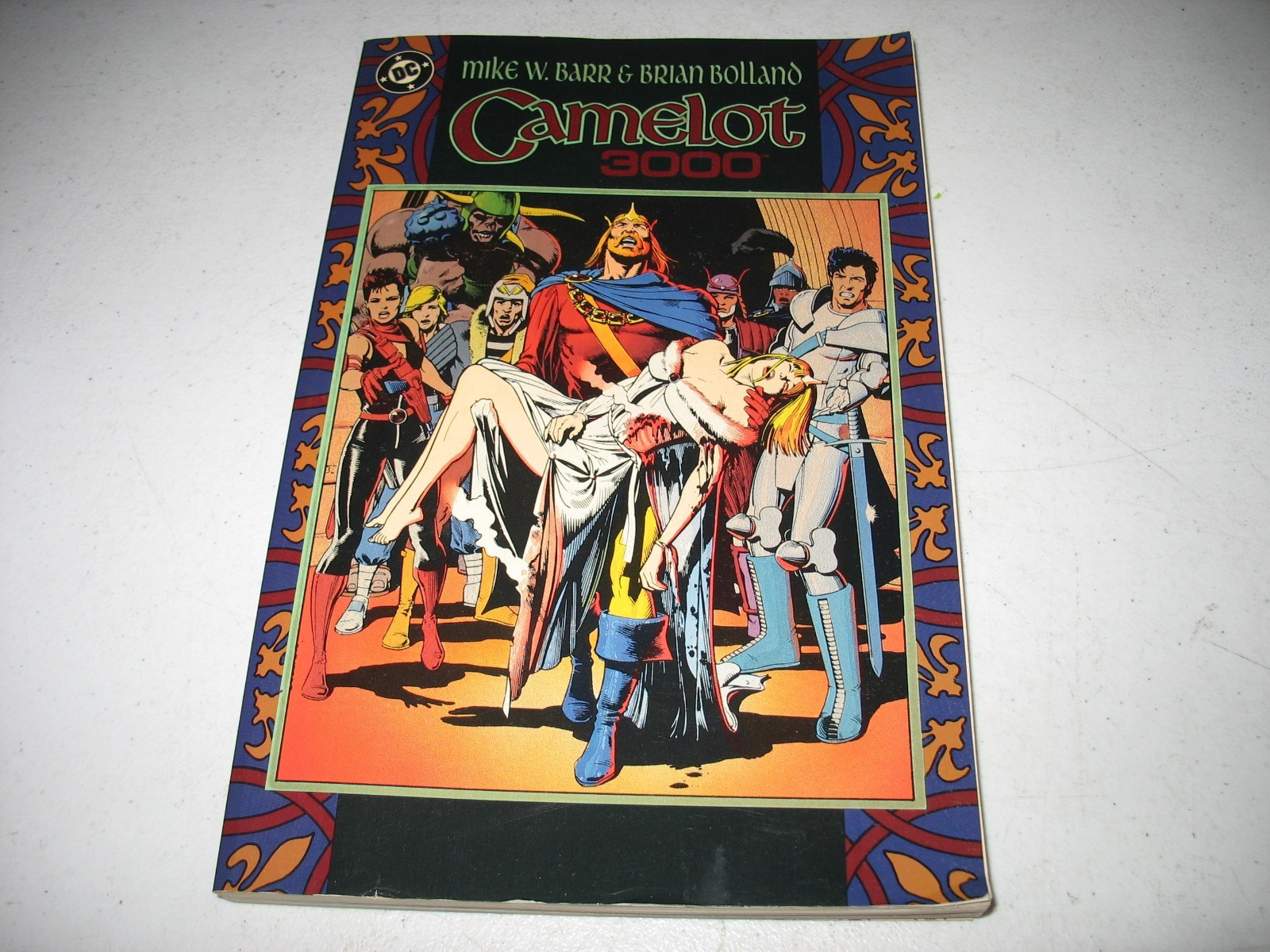 Camelot 3000 TPB 1st Printing 1988 FN+ Mike Barr / Brian Bolland Camelot 3000 TPB 1st Printing 1988 FN+ Mike Barr / Brian Bolland