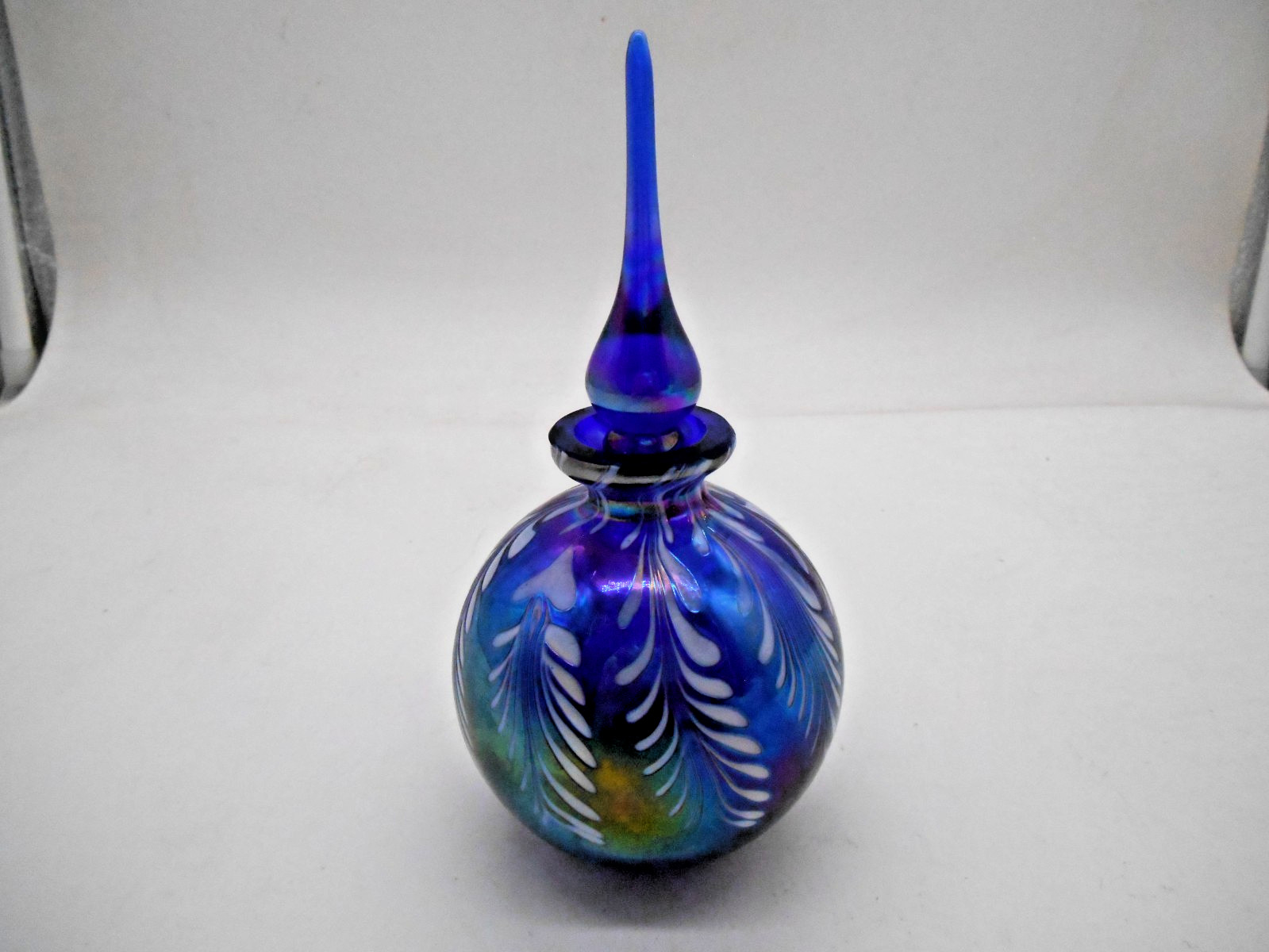 Stunning Iridescent Cobalt Blue Pulled Feather Perfume Bottle Stunning Iridescent Cobalt Blue Pulled Feather Perfume Bottle