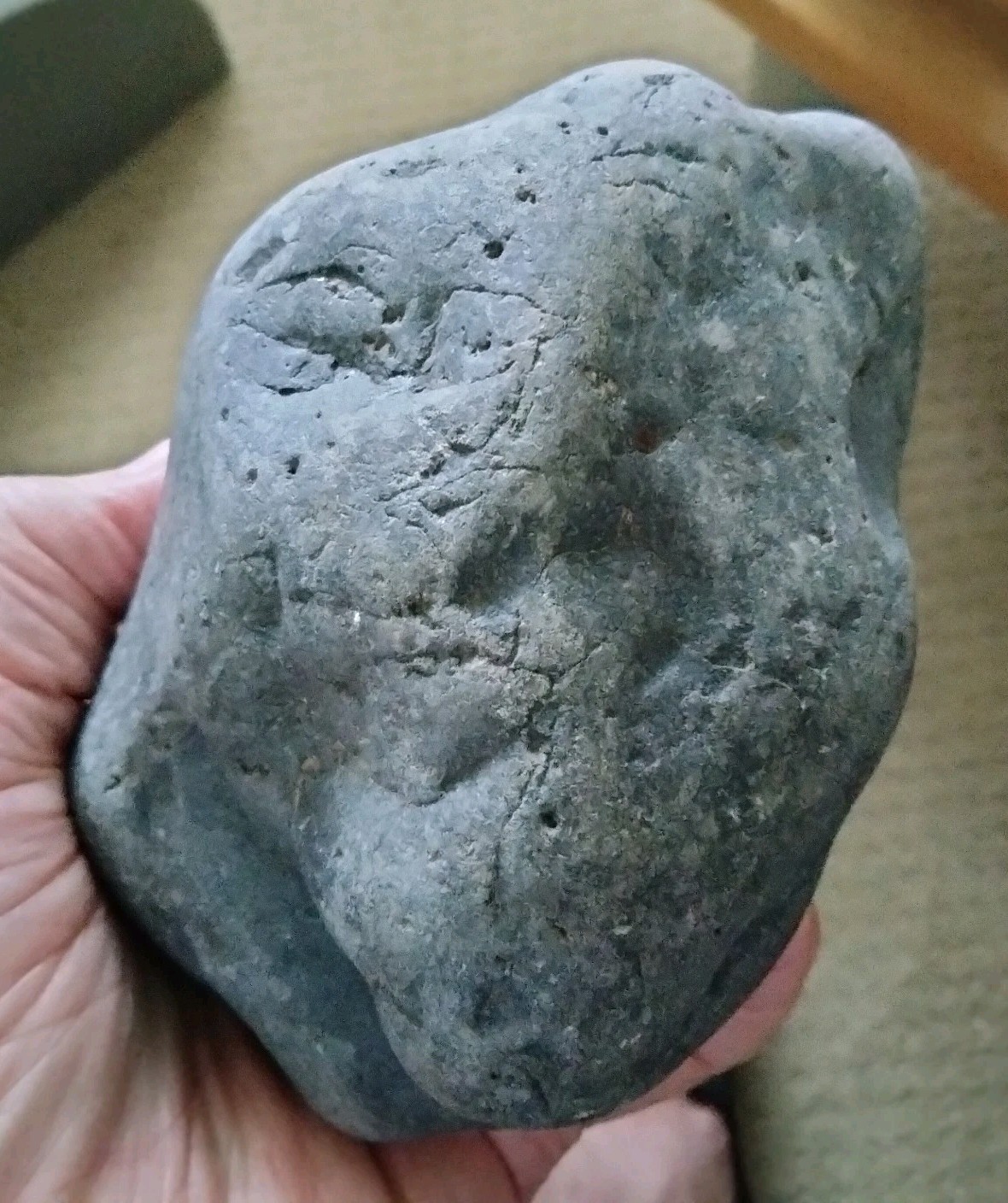 Prehistoric, Paleo-American basalt metate/mano, rock art sculpture multi tool. Prehistoric, Paleo-American basalt metate/mano, rock art sculpture multi tool.