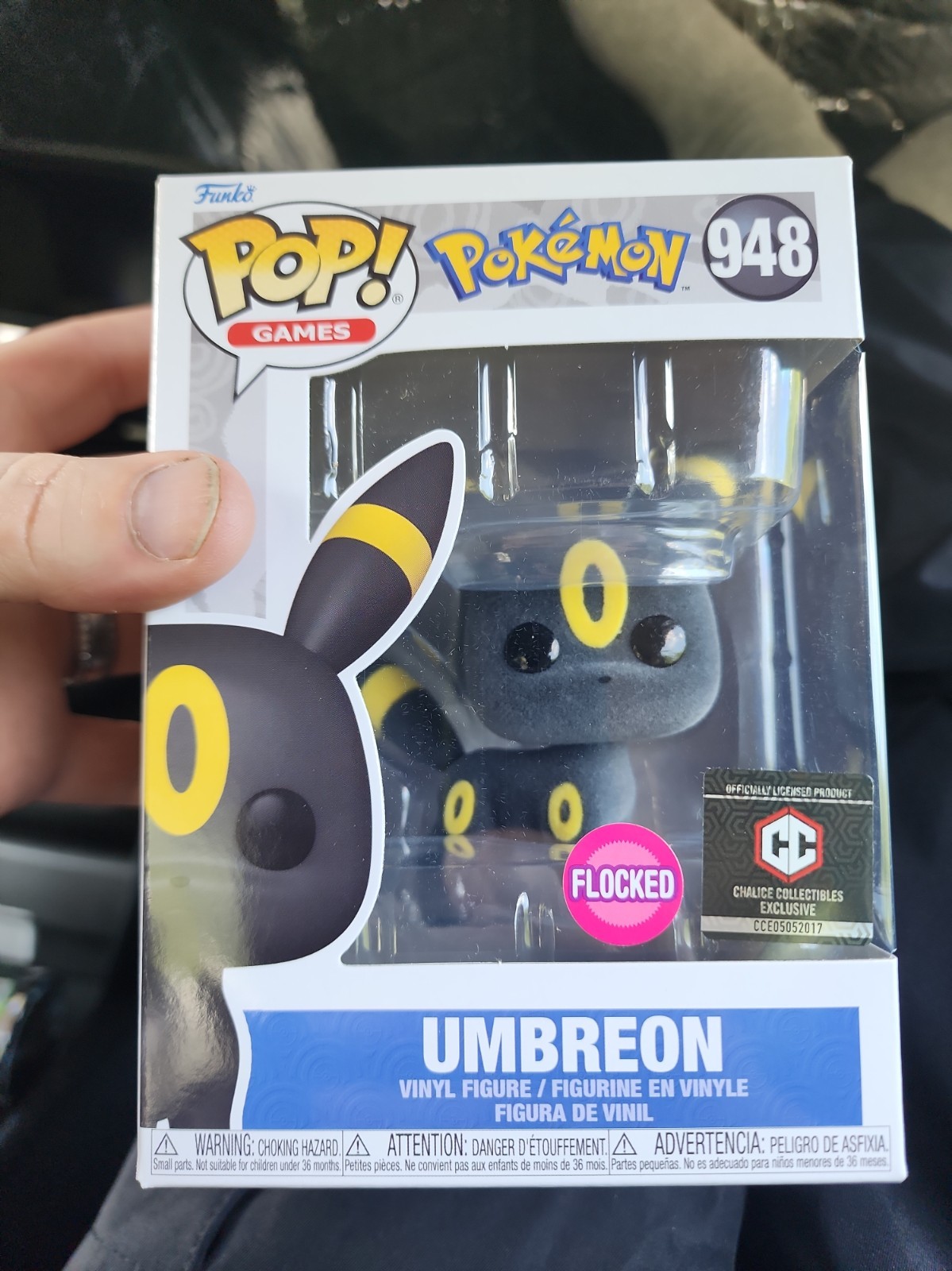 Funko Pokémon Umbreon (Flocked) - Chalice Collectibles (Exclusive) W/ Protector Funko Pokémon Umbreon (Flocked) - Chalice Collectibles (Exclusive) W/ Protector