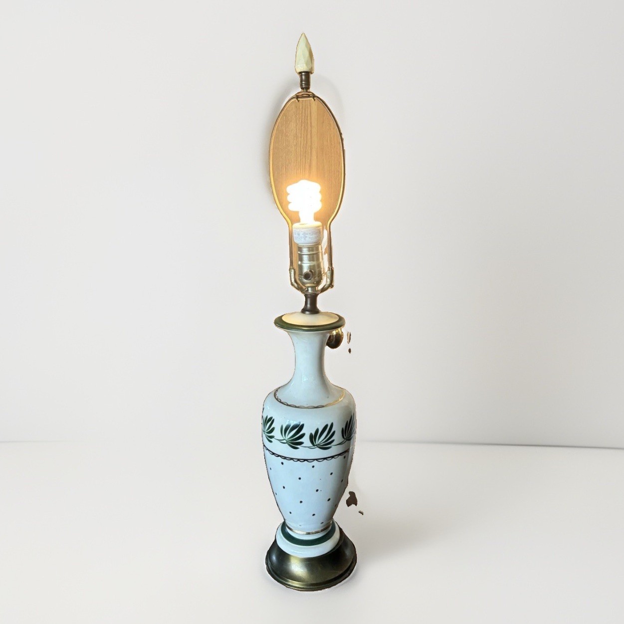 Vintage Hand Painted Porcelain Table Lamp Green Leaf Gold Gilt 29” Tall Works