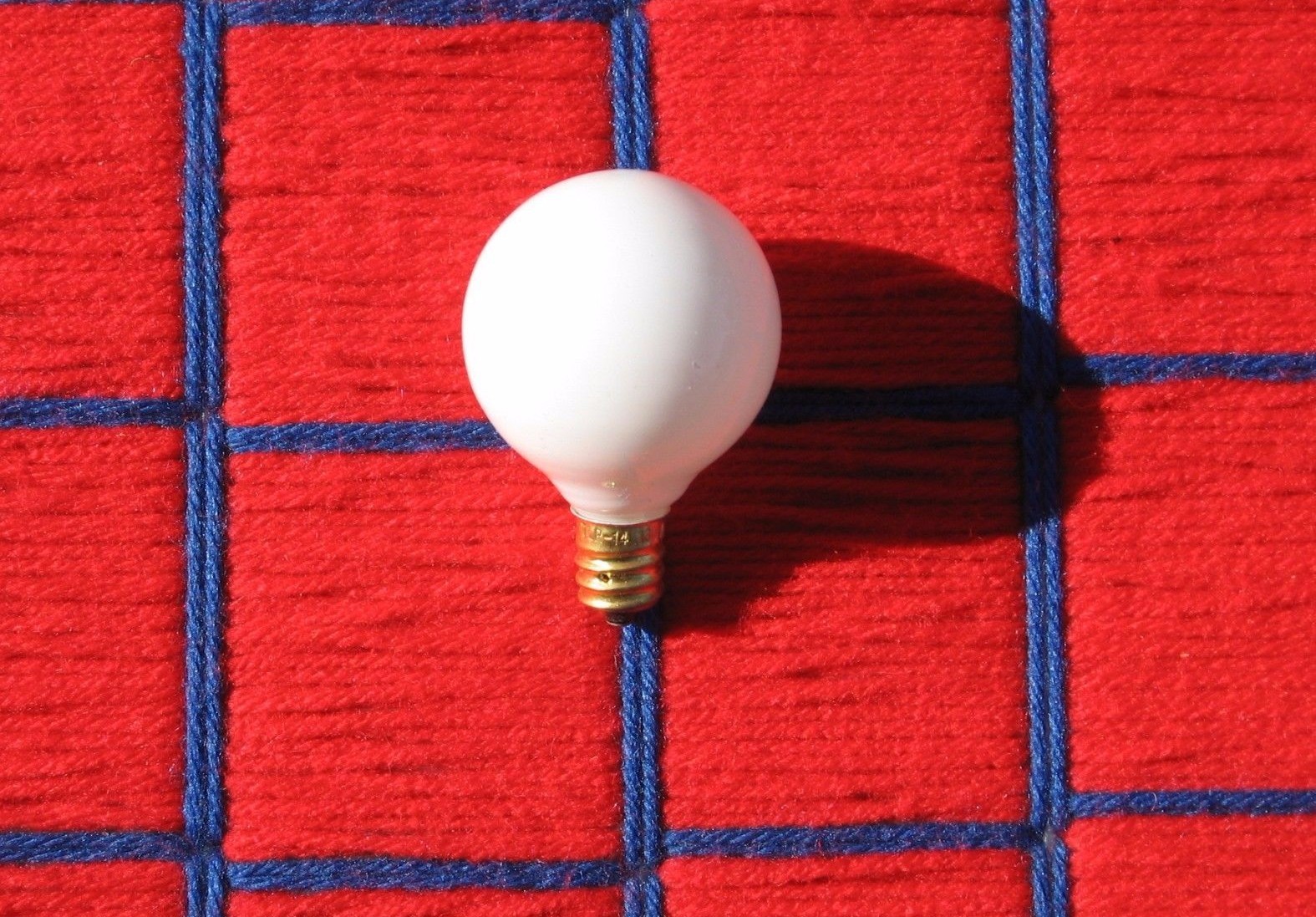 new C7 snow WHITE CHRISTMAS LIGHT bulb G12.5 Round GLOBE 10W make up mirror E12 