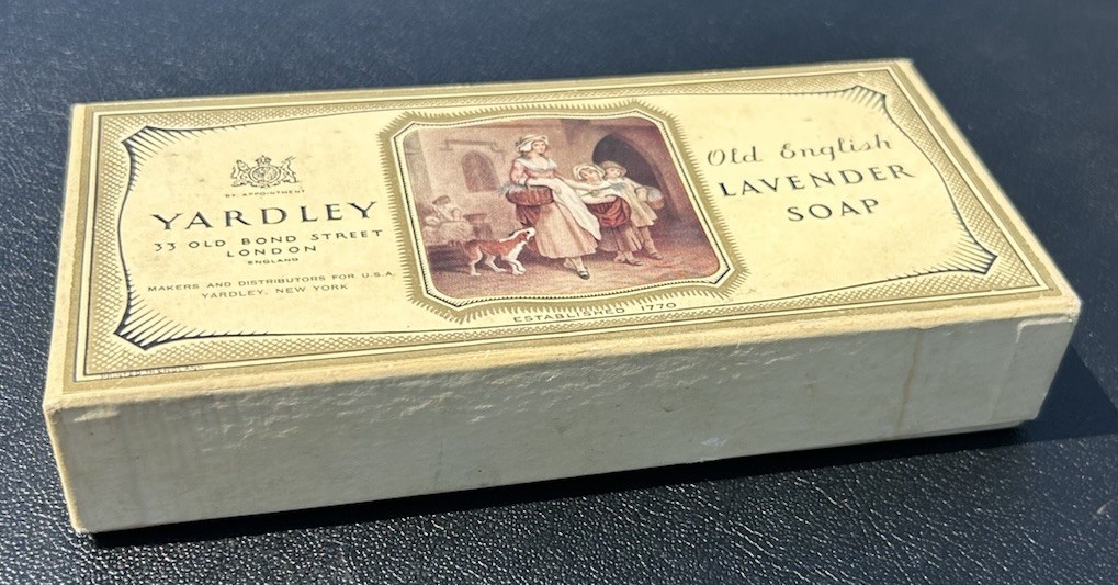 Vintage 1930s - 1940s Yardley Old English Lavender Soaps In Original Box (NOS) Vintage 1930s - 1940s Yardley Old English Lavender Soaps In Original Box (NOS)
