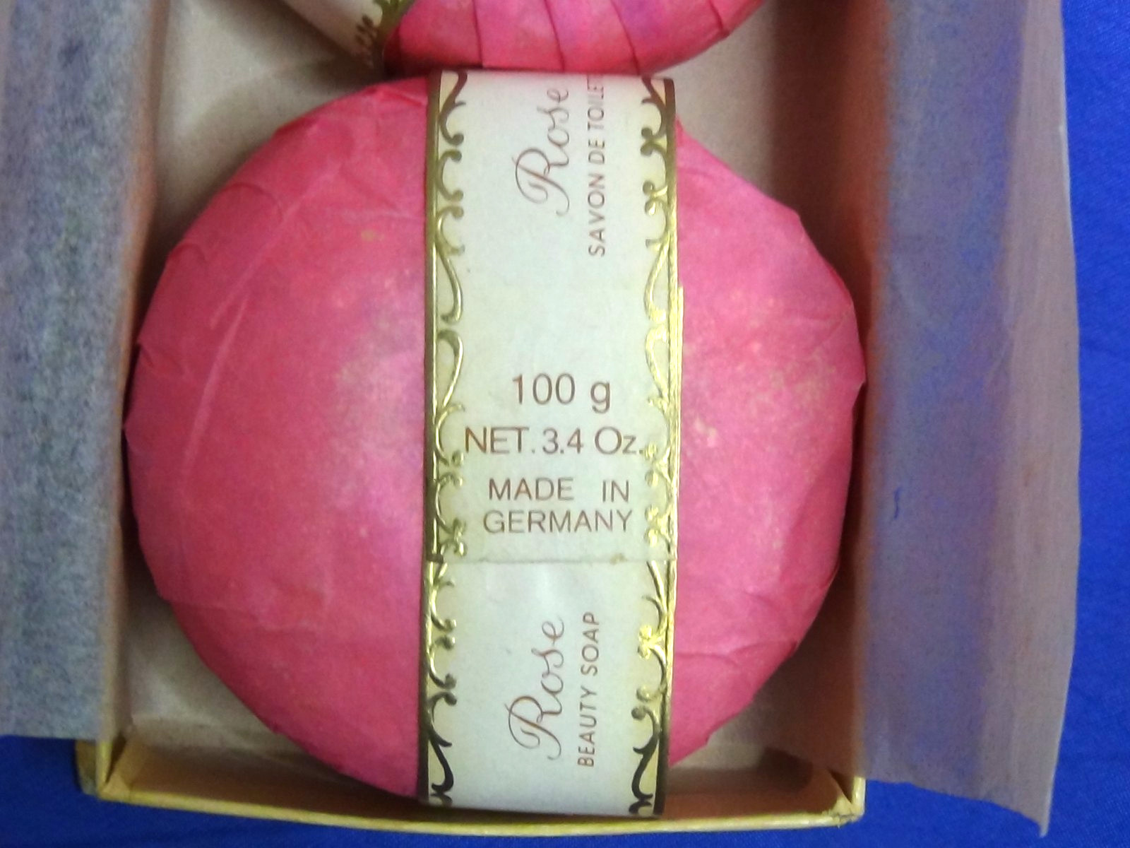 VINTAGE ROSE BEAUTY WRAPPED SOAP CAKES ORIGINAL BOX PARFUMERIE BERLIN GERMANY
