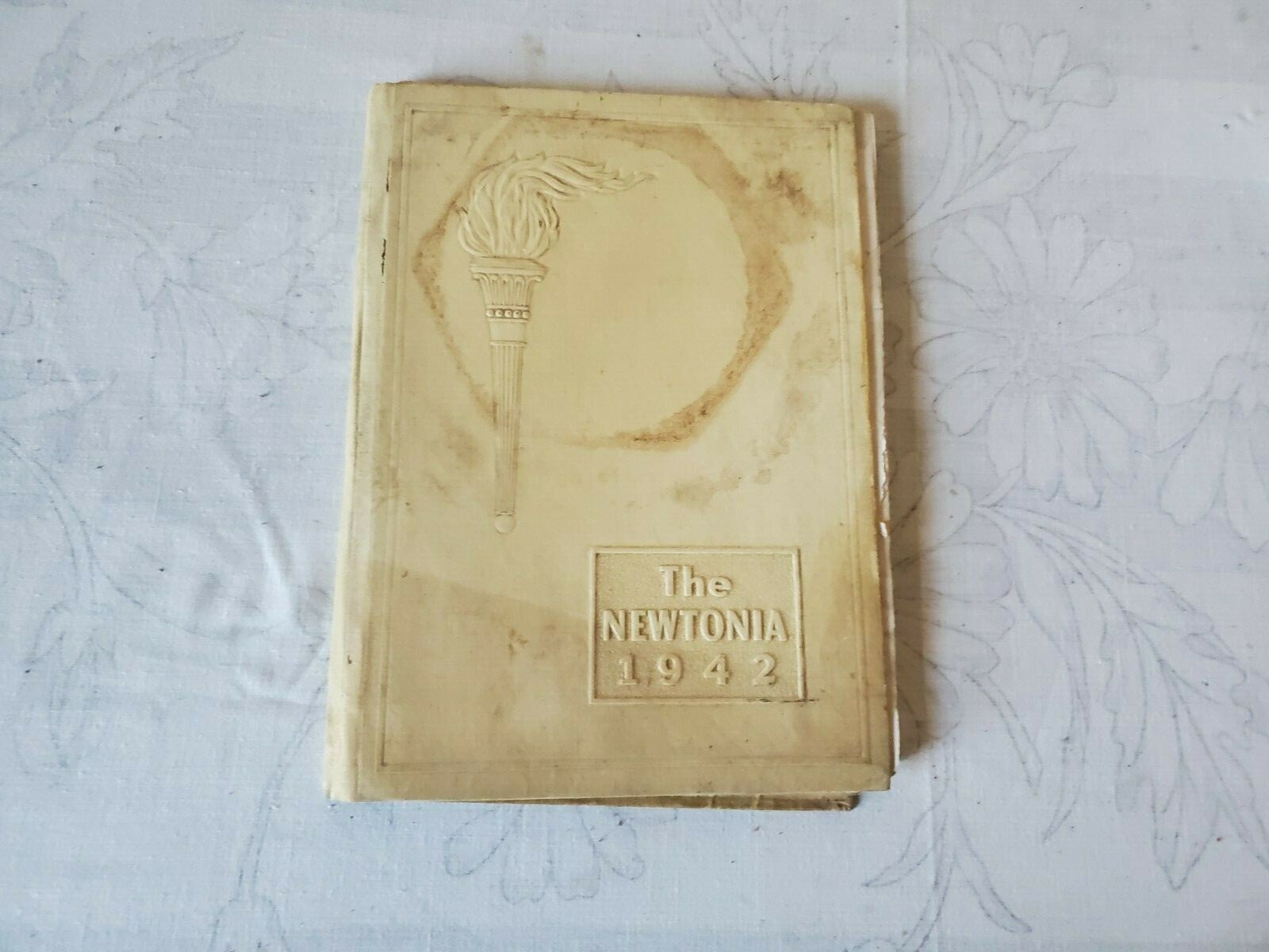 year book the newtonia 1942 newton iowa high school annual rough condition year book the newtonia 1942 newton iowa high school annual rough condition