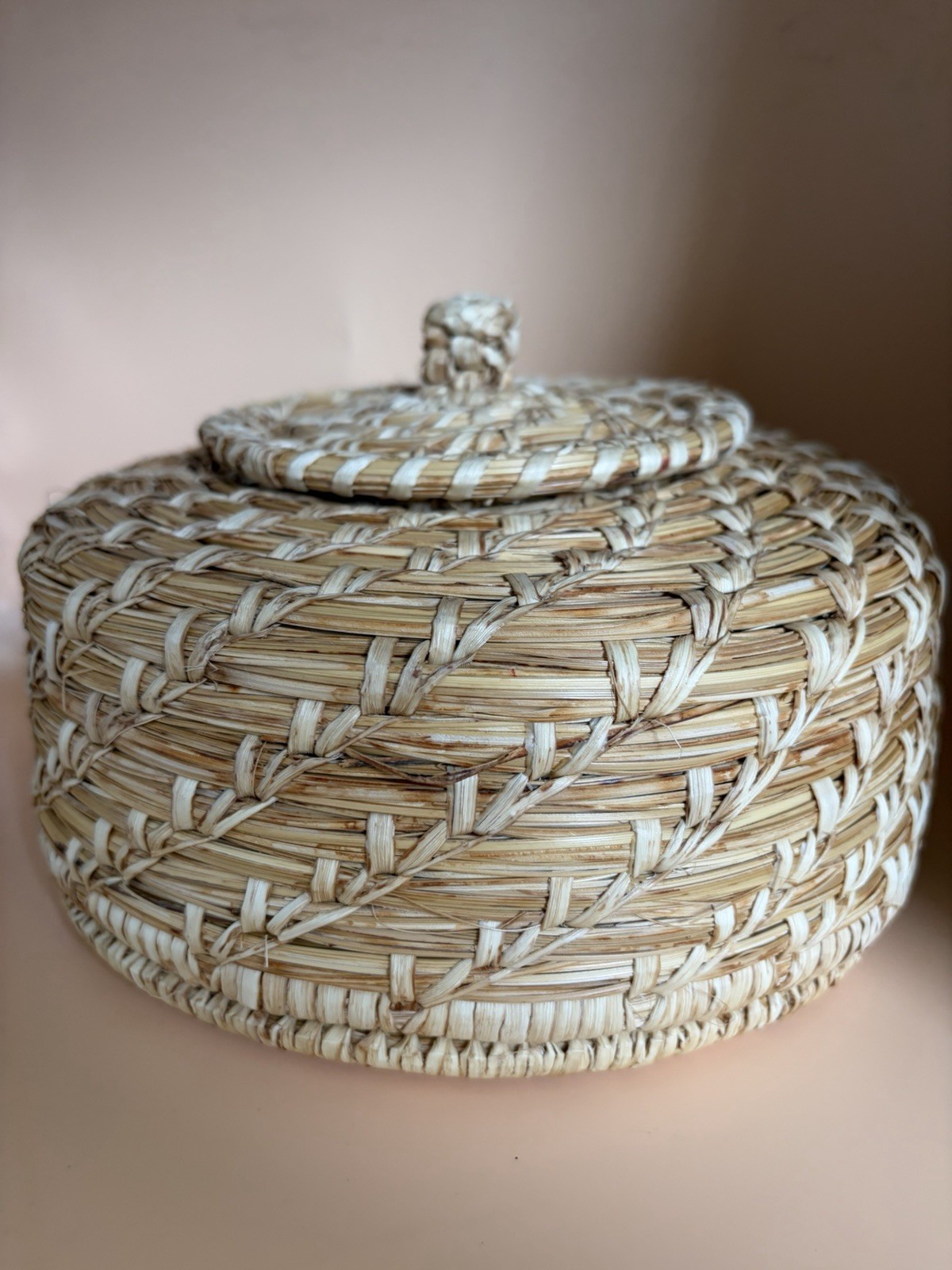 Vintage Tohono O\'odham Papago Indian Handwoven Lidded Basket