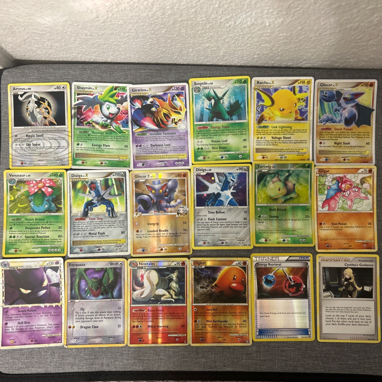 Lot of 18 Pokémon Cards Mix of Commons And Rares And Holos