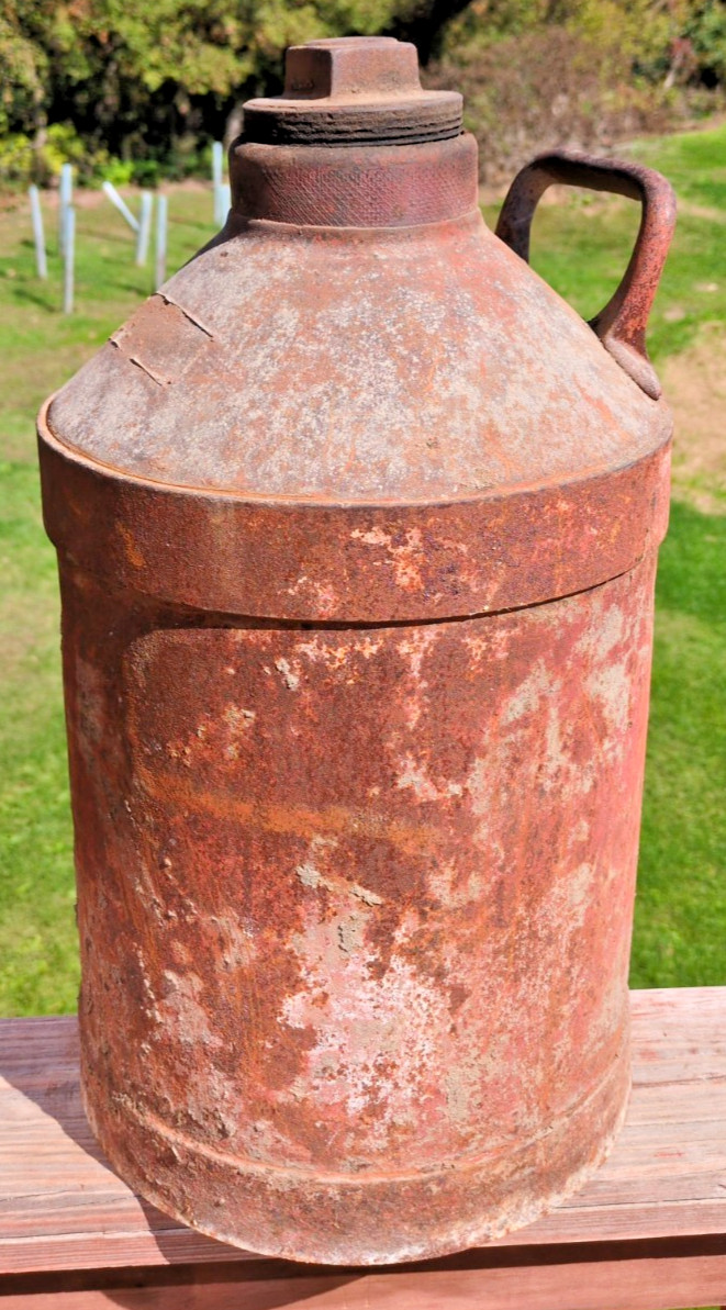 Antique Very Heavy Duty 5 Gallon Vintage Oil Can Antique Very Heavy Duty 5 Gallon Vintage Oil Can
