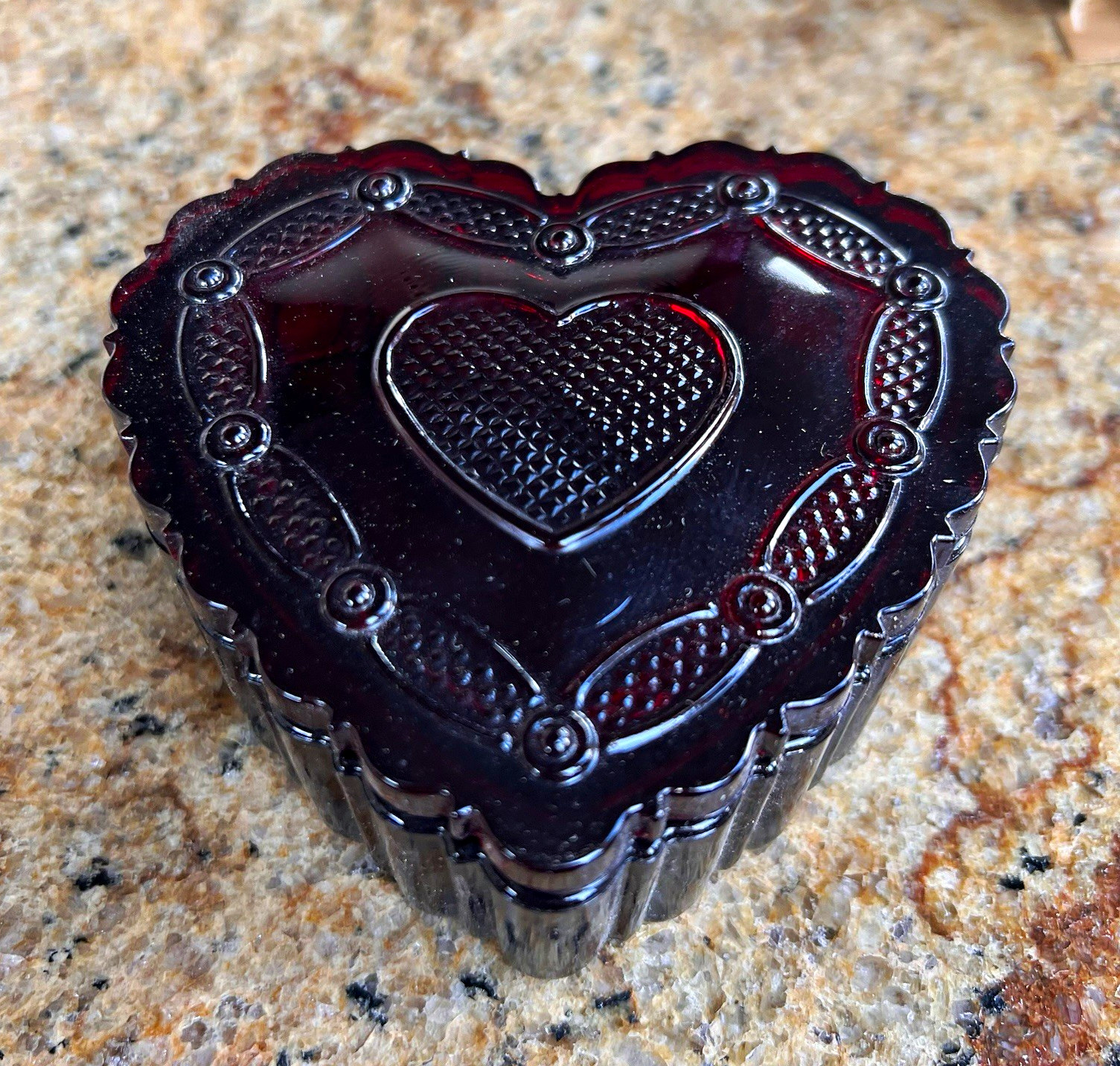 Vintage Avon 1876 Cape Cod Ruby Red Glass Heart Trinket Box Lidded Dish NIB Vintage Avon 1876 Cape Cod Ruby Red Glass Heart Trinket Box Lidded Dish NIB