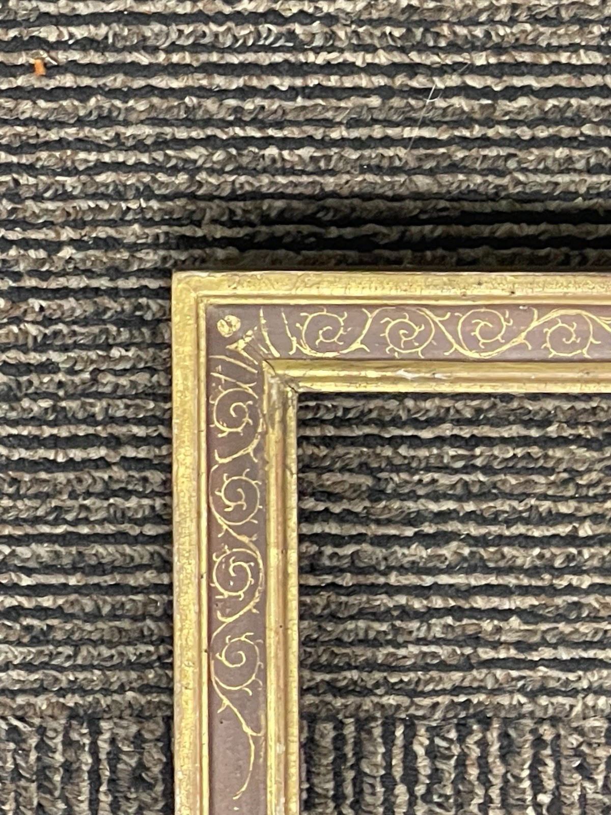 VINTAGE FITs 18”x22” GOLD GILT ART NOUVEAU ARTs & CRAFTs PICTURE FRAME VINTAGE FITs 18”x22” GOLD GILT ART NOUVEAU ARTs & CRAFTs PICTURE FRAME