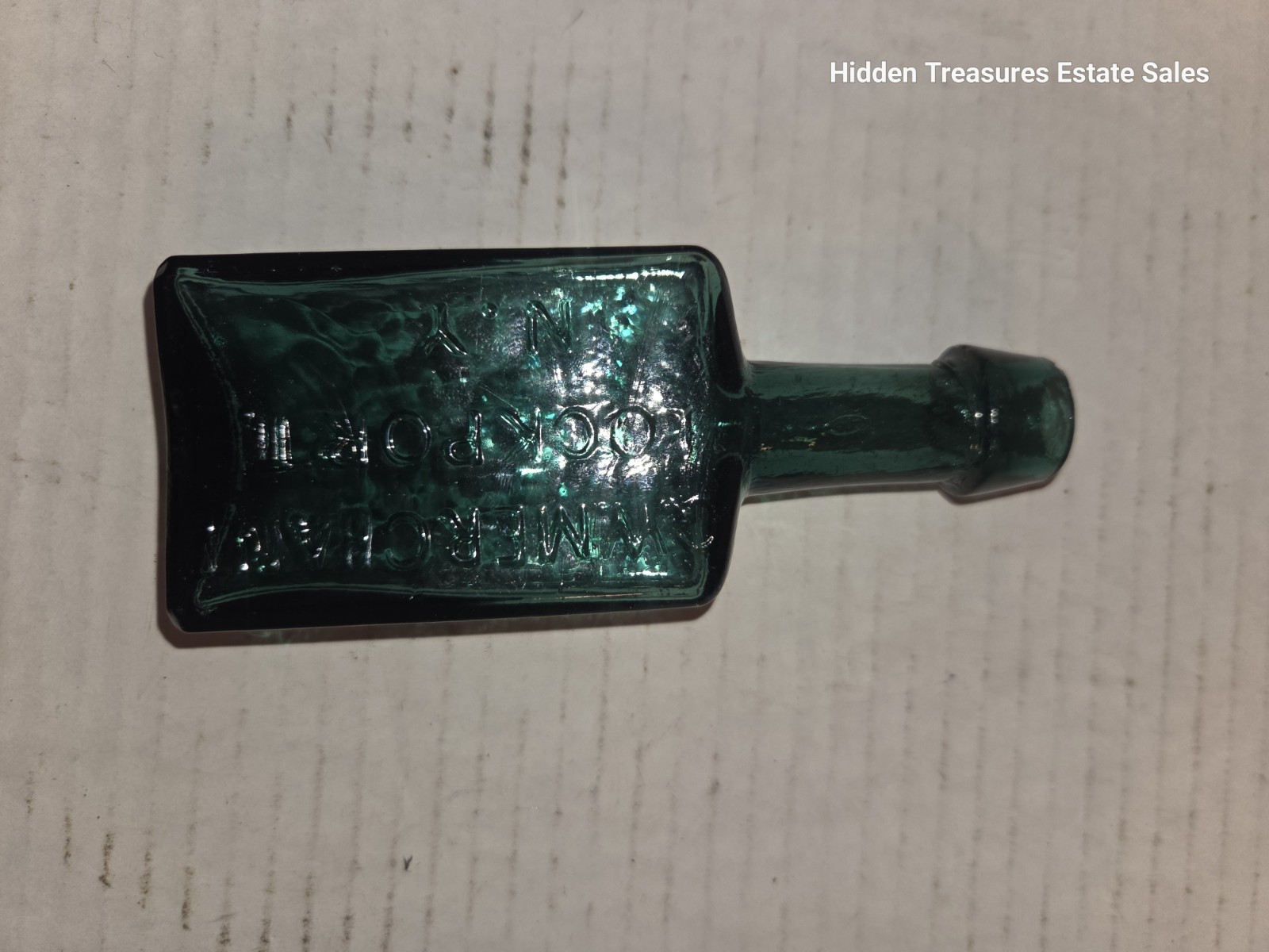 Antique 1840s G. W. Merchant Lockport New York green medicine bottle pontil Antique 1840s G. W. Merchant Lockport New York green medicine bottle pontil