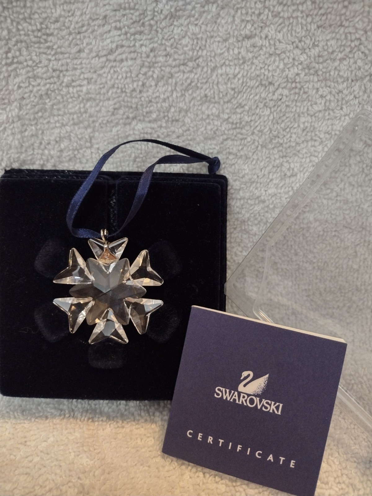 Swavorski snowflake ornament, with cert, no outer box Swavorski snowflake ornament, with cert, no outer box