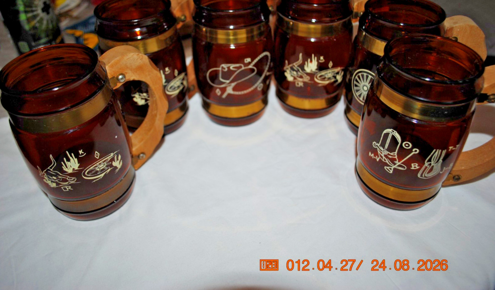 6 Vintage SIESTA WARE Amber Glass Mugs Western Cowboy Motif with Wooden Handle 6 Vintage SIESTA WARE Amber Glass Mugs Western Cowboy Motif with Wooden Handle