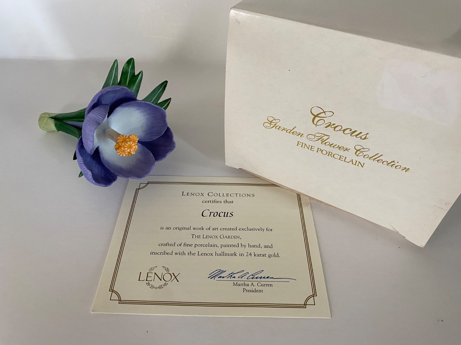 Lenox Crocus Garden Flower Fine Porcelain Sculpture New in Box With COA Lenox Crocus Garden Flower Fine Porcelain Sculpture New in Box With COA