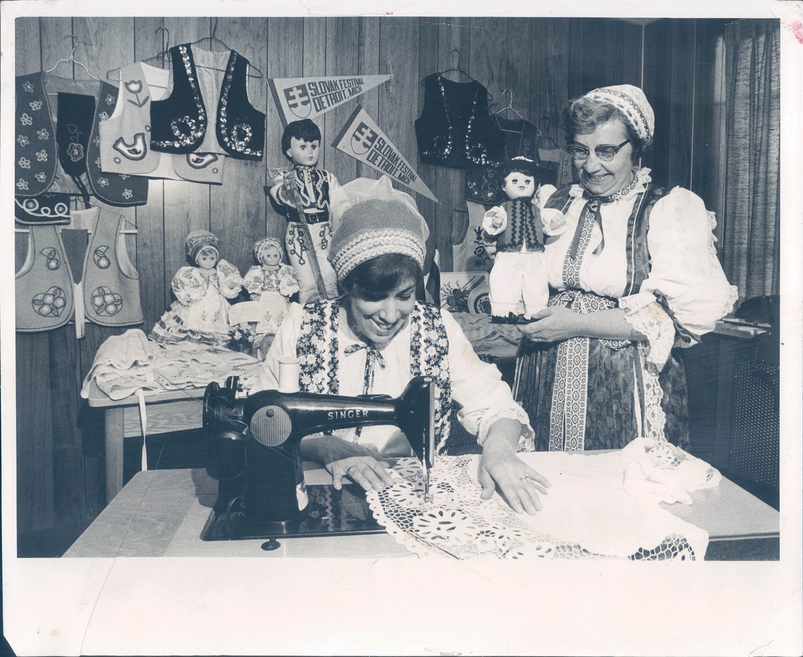 1973 Detroit Michigan Slovak Festival Singer Historic Vintage Press Photo 8x10