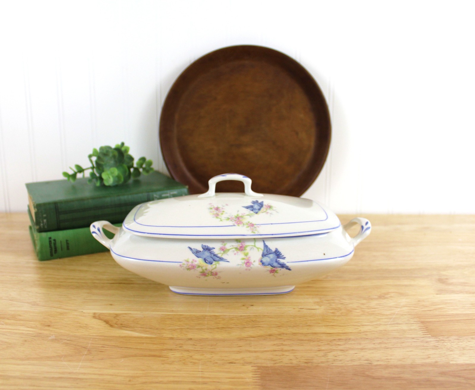 11'' Ironstone Bluebird China Covered Serving Dish | Carrollton Homer Laughlin 11'' Ironstone Bluebird China Covered Serving Dish | Carrollton Homer Laughlin