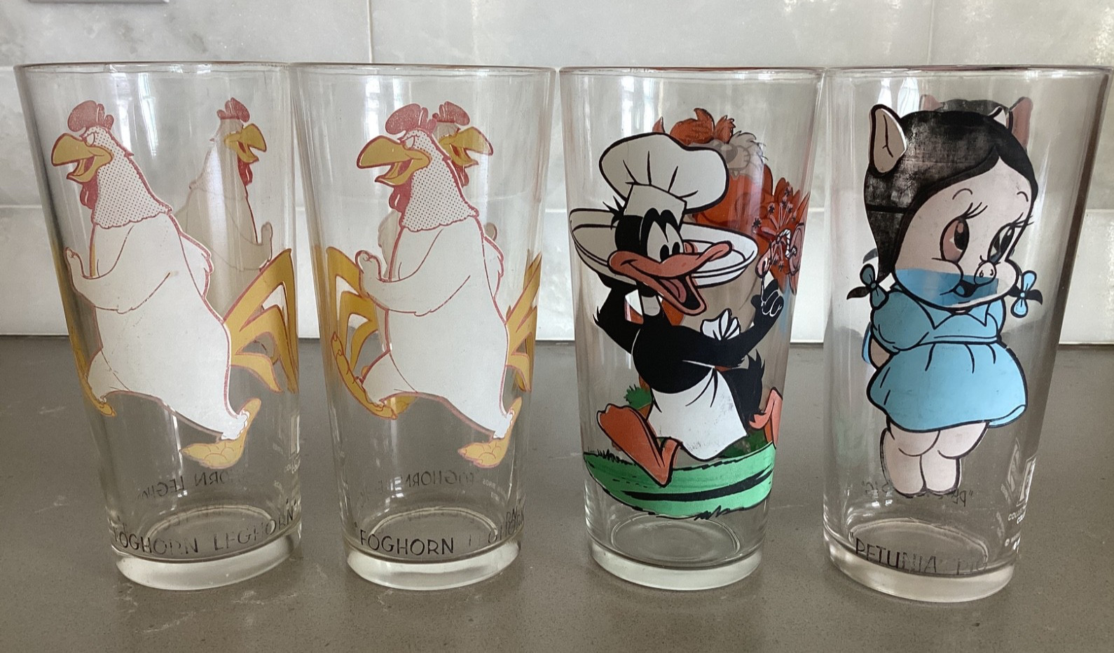 VTG 1973 1976 Pepsi Looney Tunes Glasses Lot of 4 Foghorn Petunia Daffy Taz
