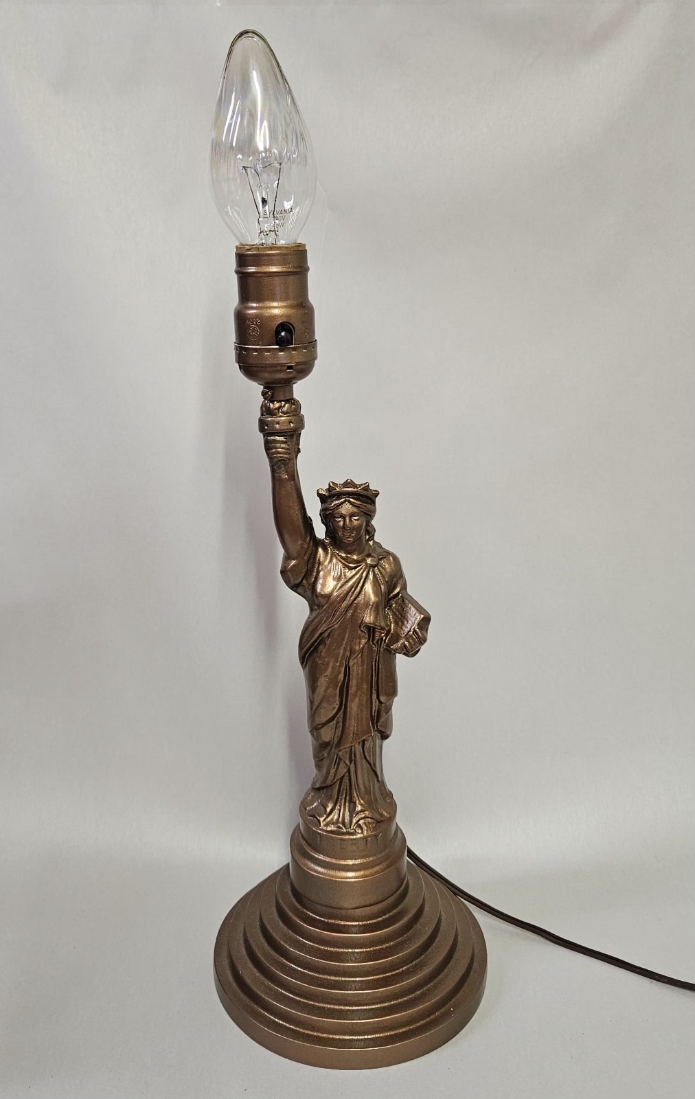 Vintage Statue of Lady Liberty Souvenir 16” Lamp Art Deco