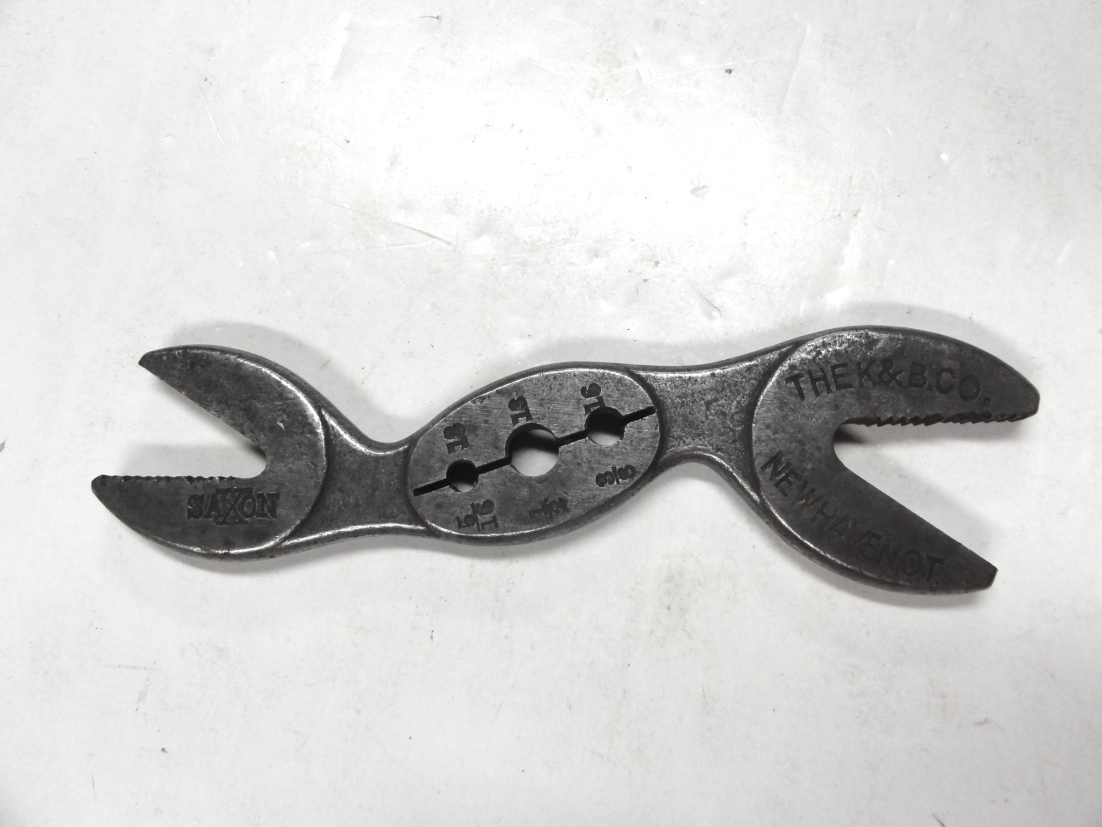 VINTAGE ANTIQUE THE K&B. CO. NEW HAVEN,CT. SAXON COMBINATION ALLIGATOR WRENCH VG