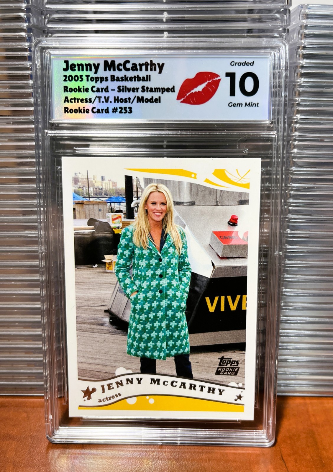 2005 TOPPS BASKETBALL RARE JENNY McCARTHY ROOKIE CARD #253 GRADED MINT 10 -L60