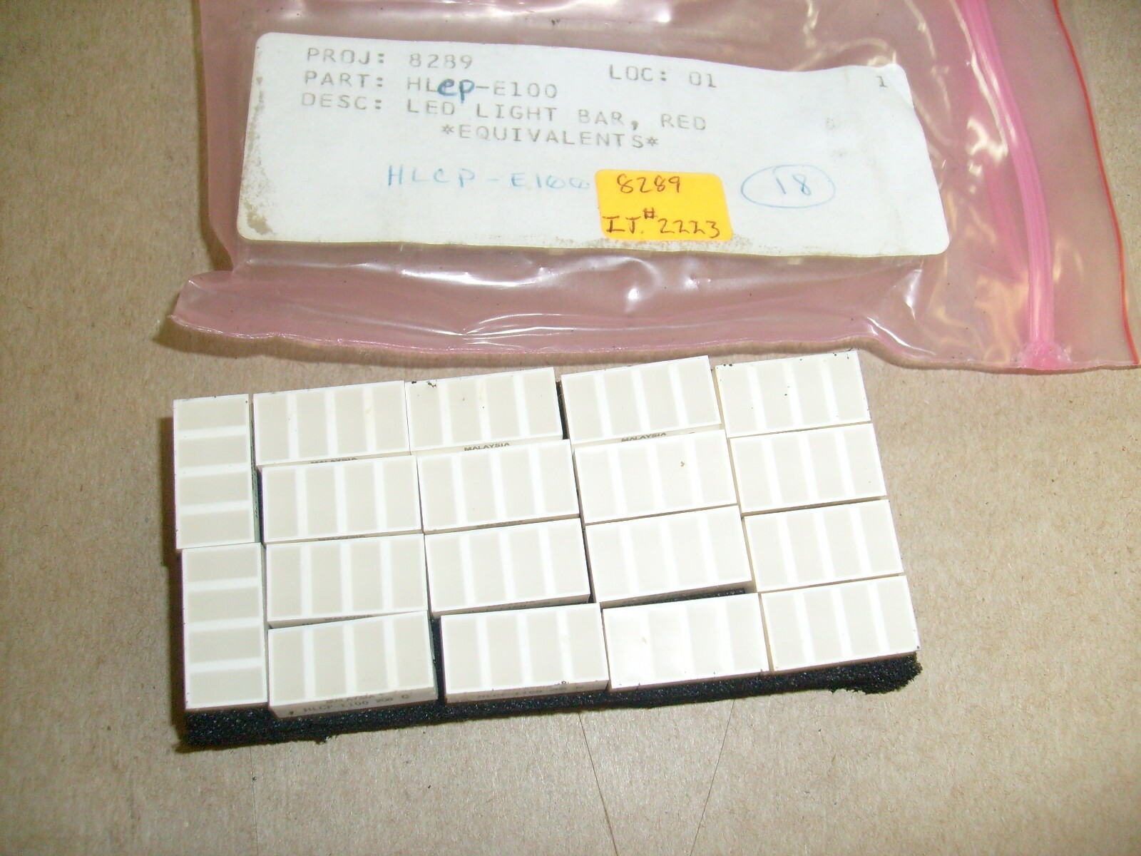 18 lot HLCP-E100 Light Bar LED Display - red