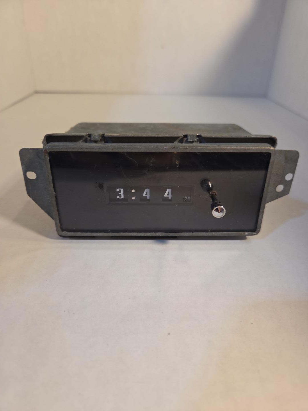 Vintage Borg Instruments12-volt Electric Dash Clock Flip Display Untested Vintage Borg Instruments12-volt Electric Dash Clock Flip Display Untested