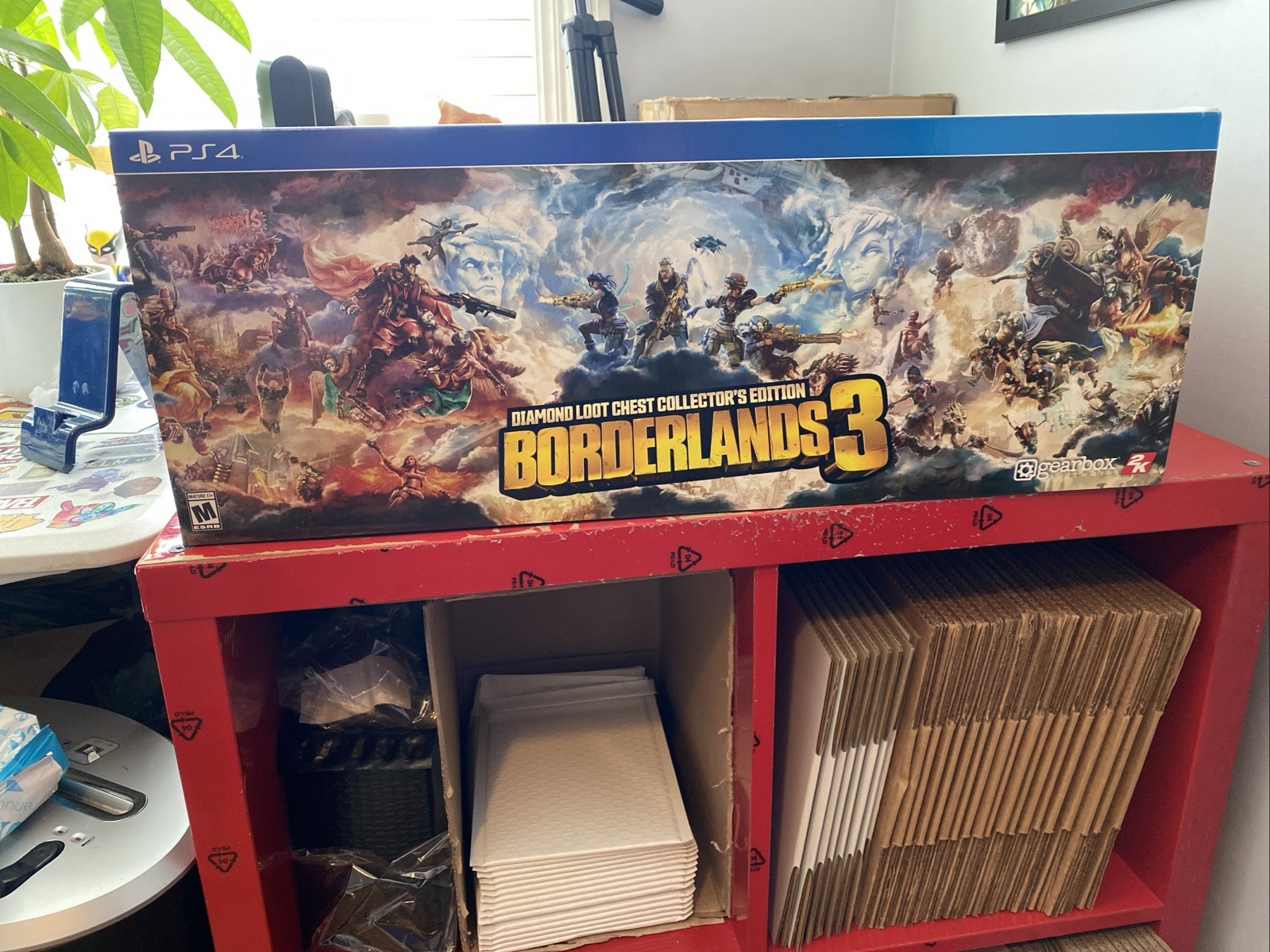 Borderlands 3 Diamond Loot Chest Collector's Edition PS4 (Playstation 4, 2019) Borderlands 3 Diamond Loot Chest Collector's Edition PS4 (Playstation 4, 2019)