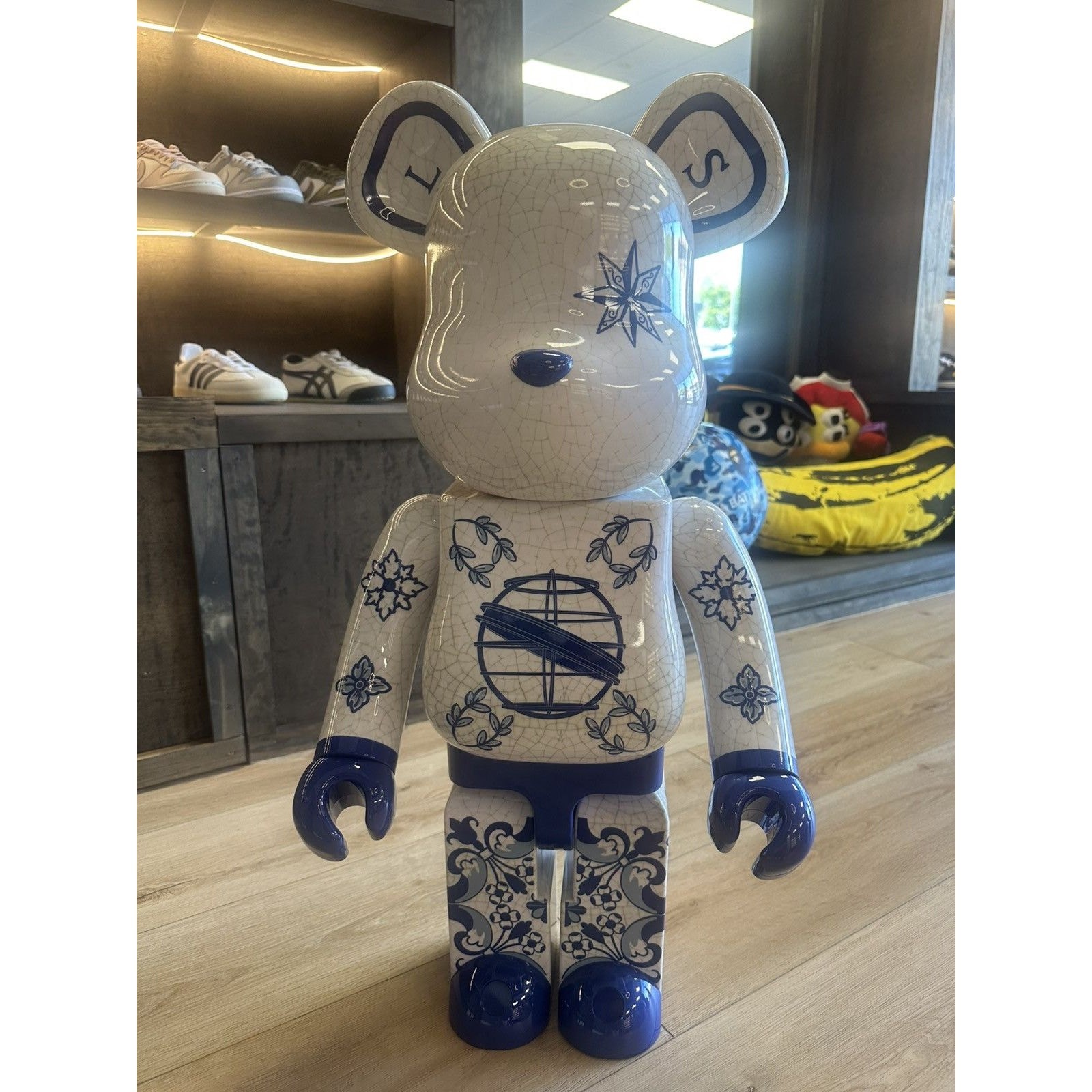Bearbrick Macau 2023 X Senado Square 1000% Bearbrick Macau 2023 X Senado Square 1000%