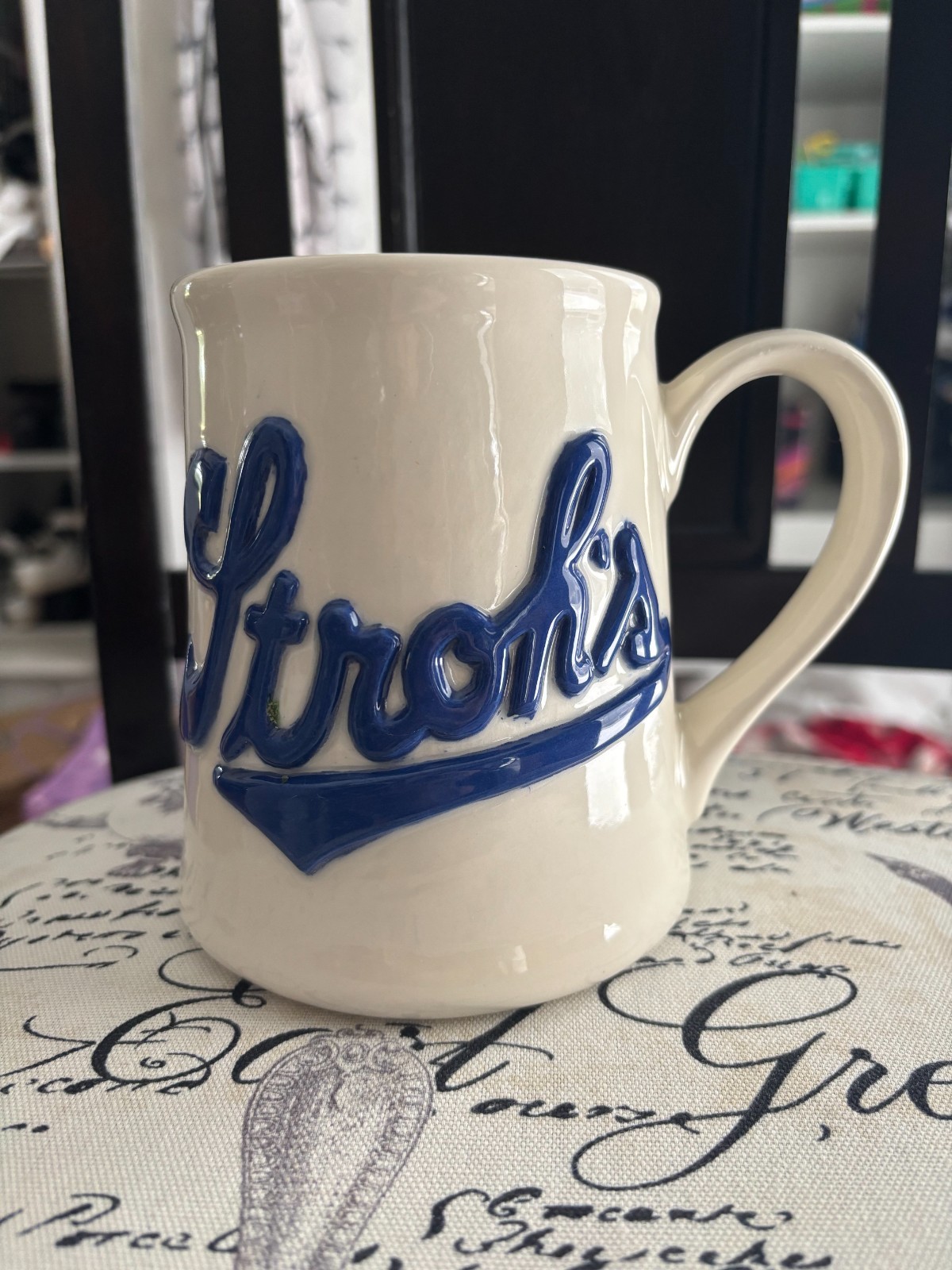 Vintage Strohs Beer Mug Ceramic Coffee Cup 1980s Raised Script Blue Cream Sign