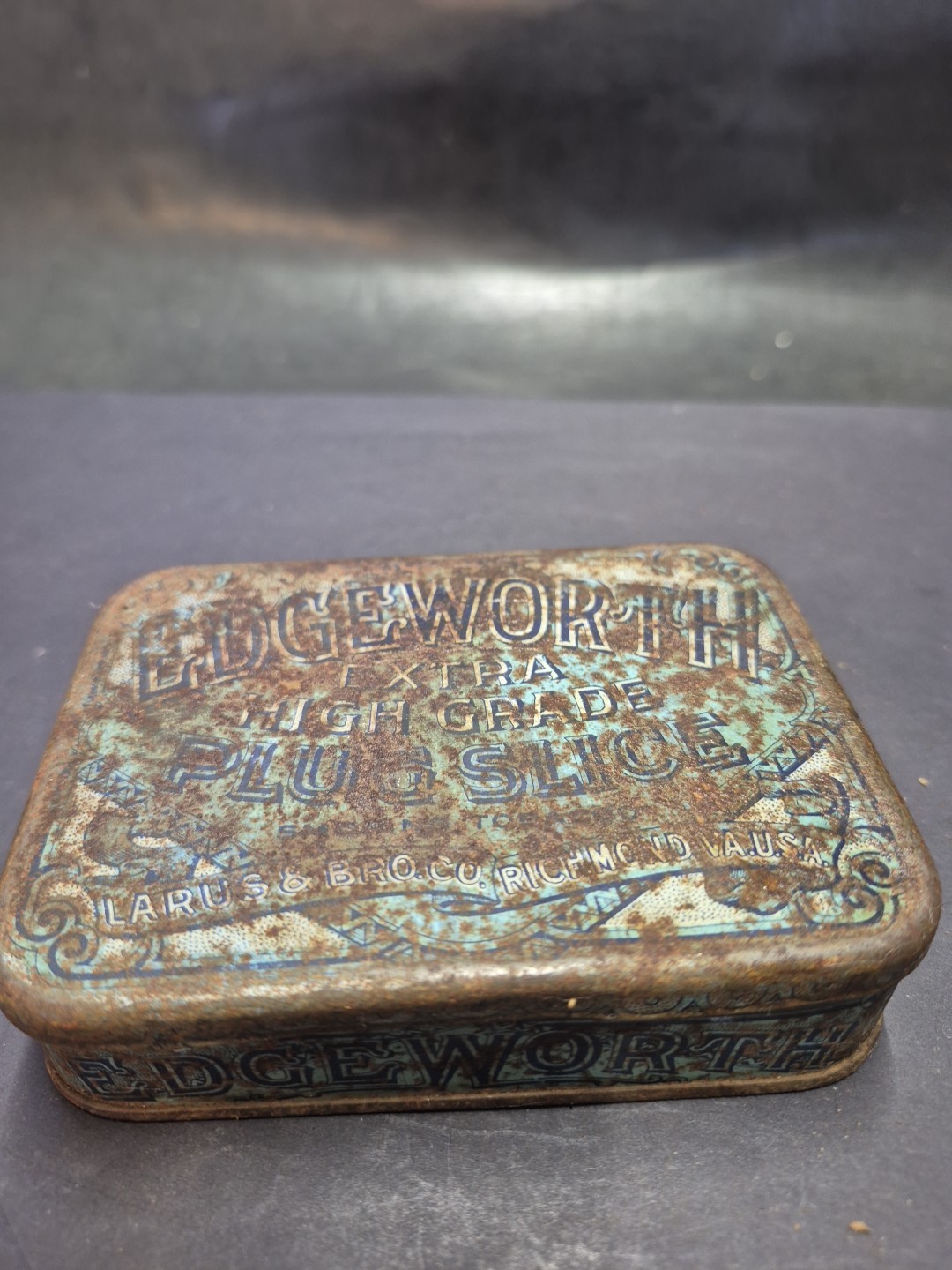 Empty-Vintage 1920s  Edgeworth Extra High Grade Pipe Tobacco Tin Larus & Bro Co