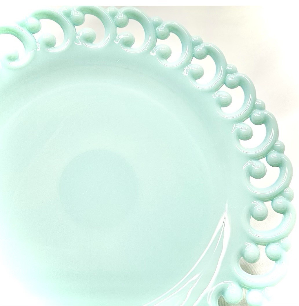 RARE FENTON PASTEL GREEN MINT MILK GLASS Scroll Reverse C Or EYE PLATE 1950s