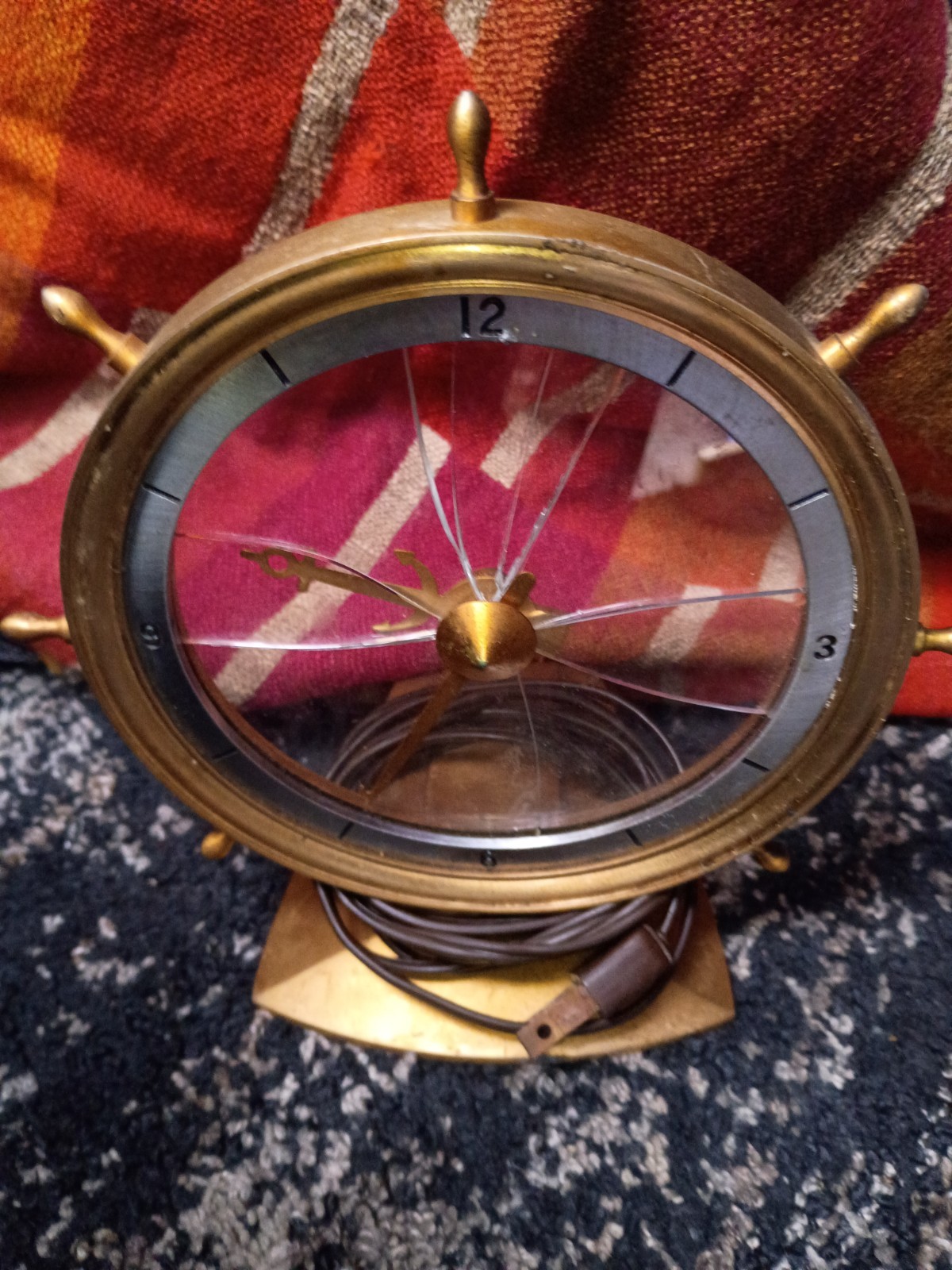 Vintage RARE Jefferson Golden Helm Mystery Clock AS IS Glass broken